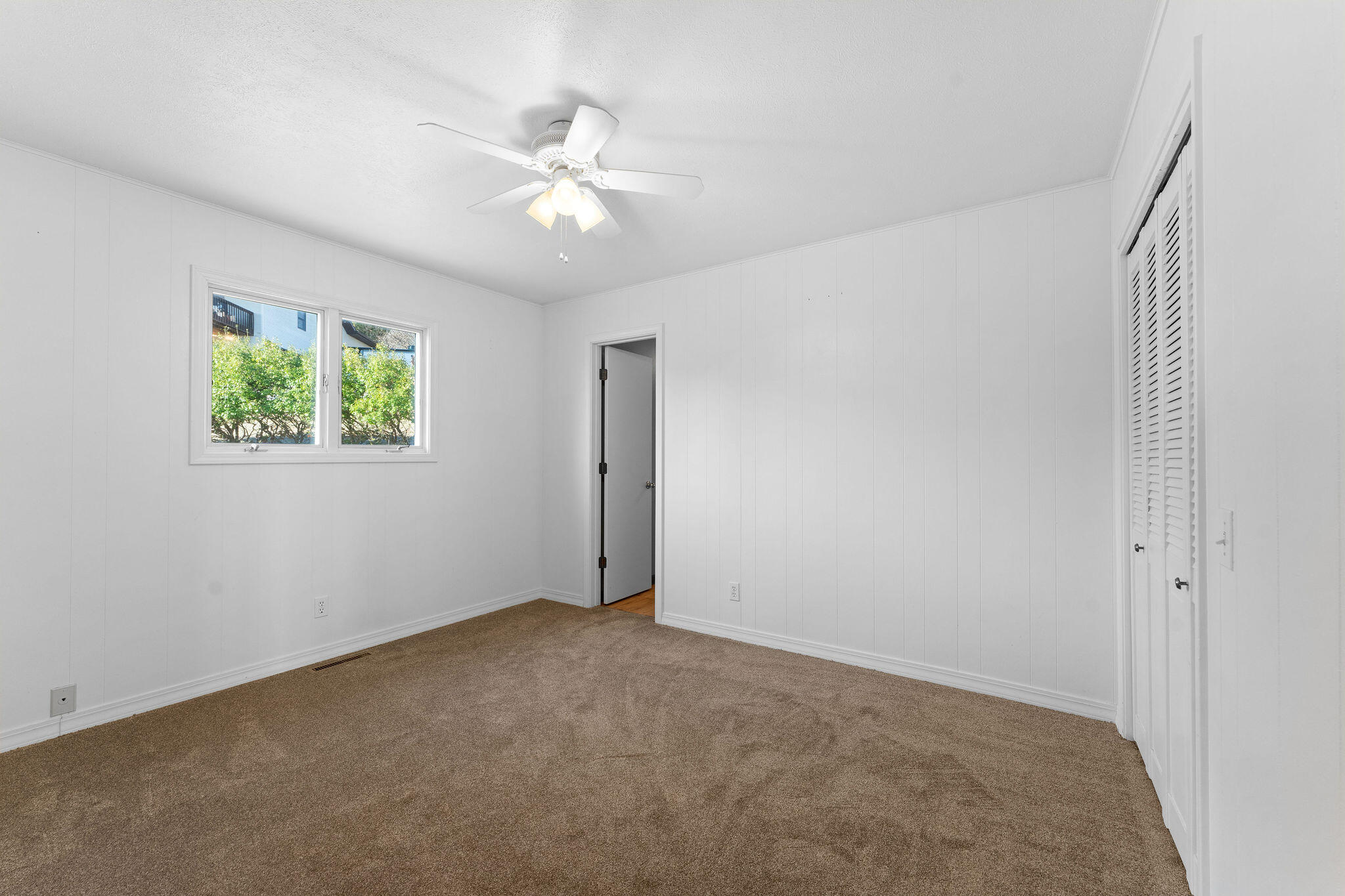 127 North Walnut Street Property Photo 22