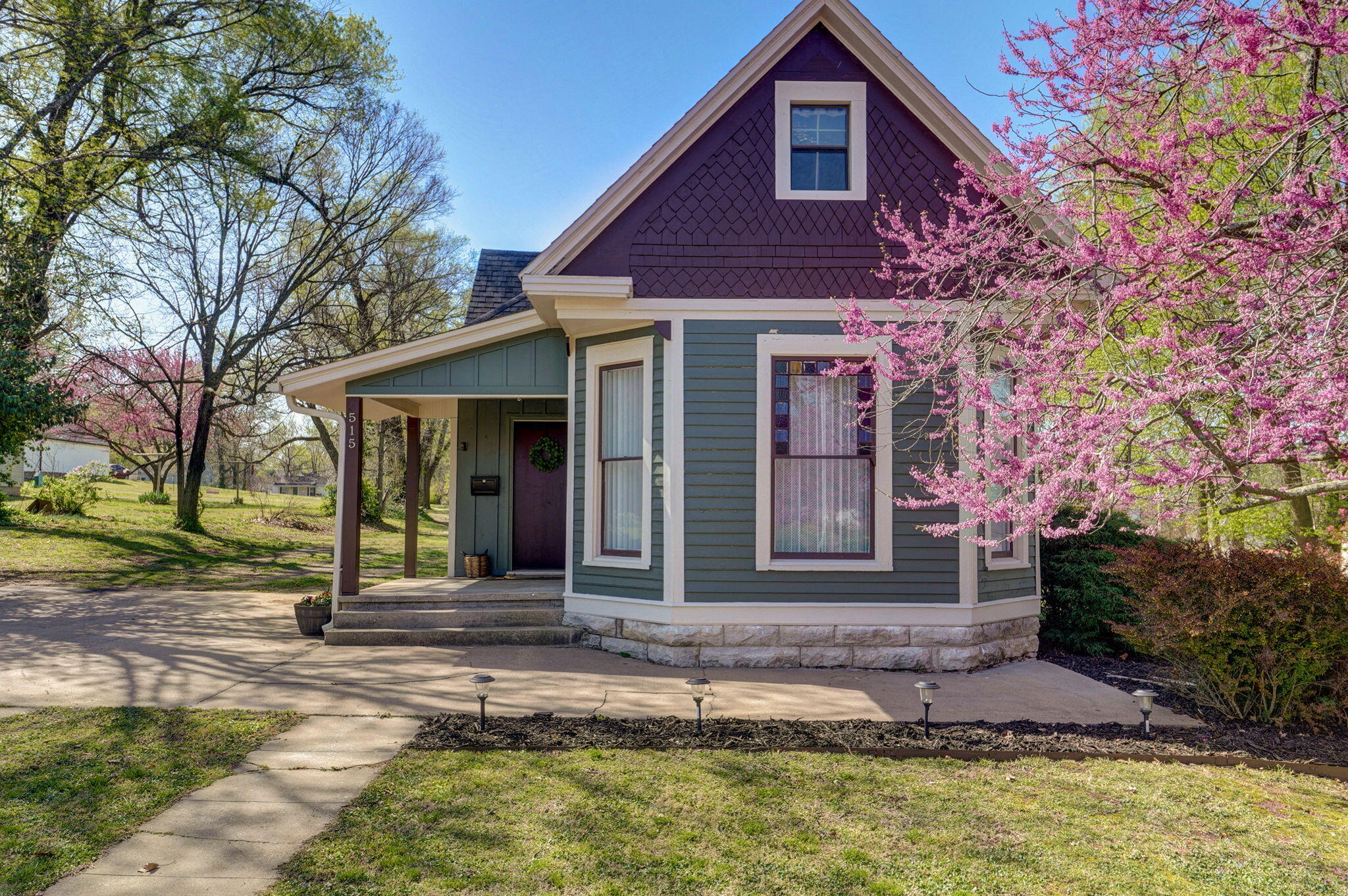 515 East Center Street Property Photo 4