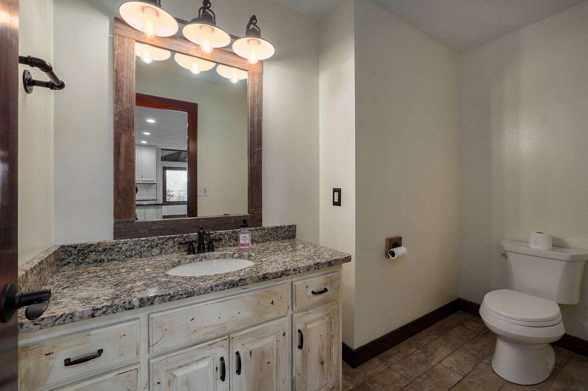 6176 North Farm Road 215 Property Photo 24