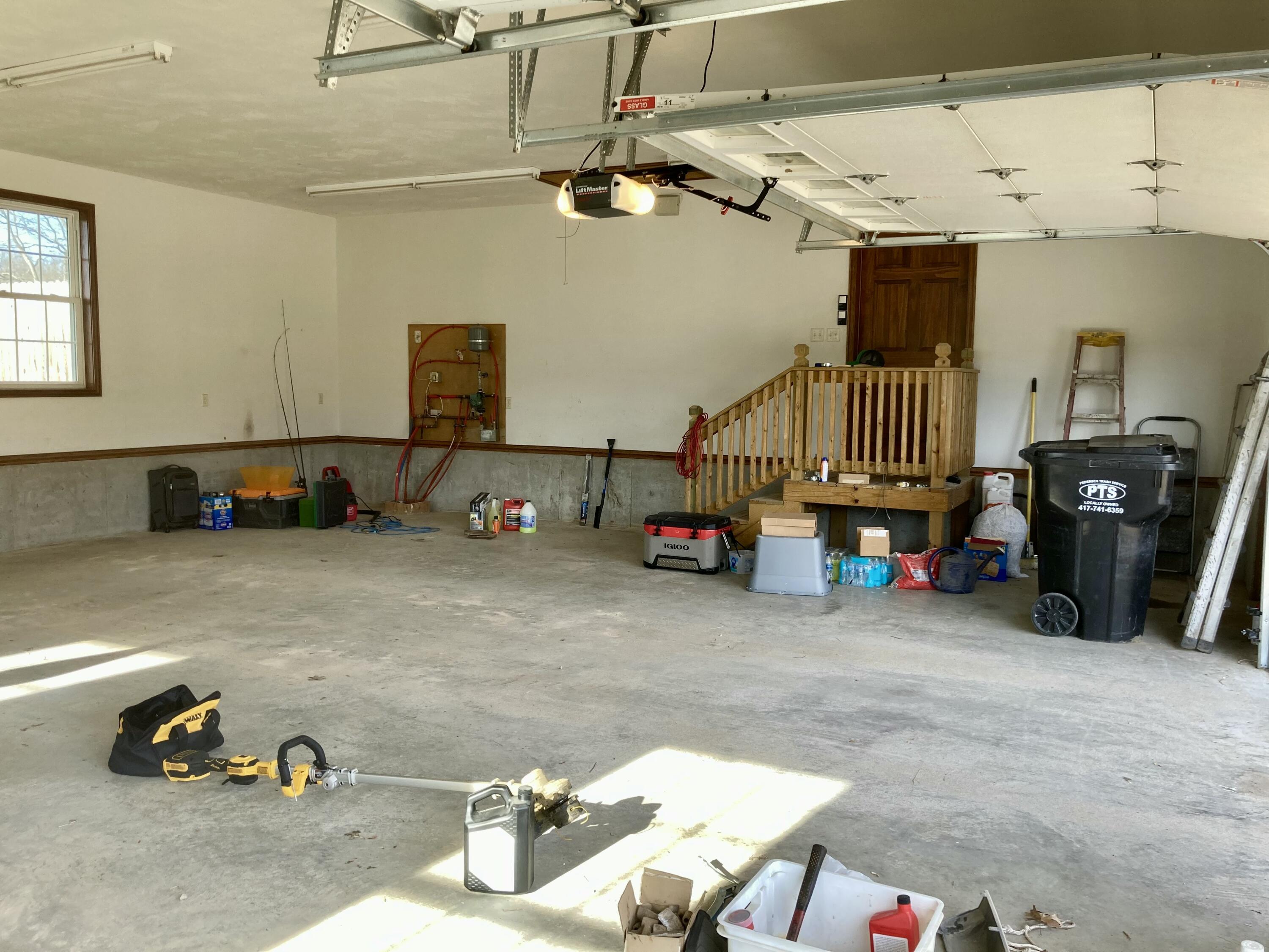 4330 Skyline Road Property Photo 6