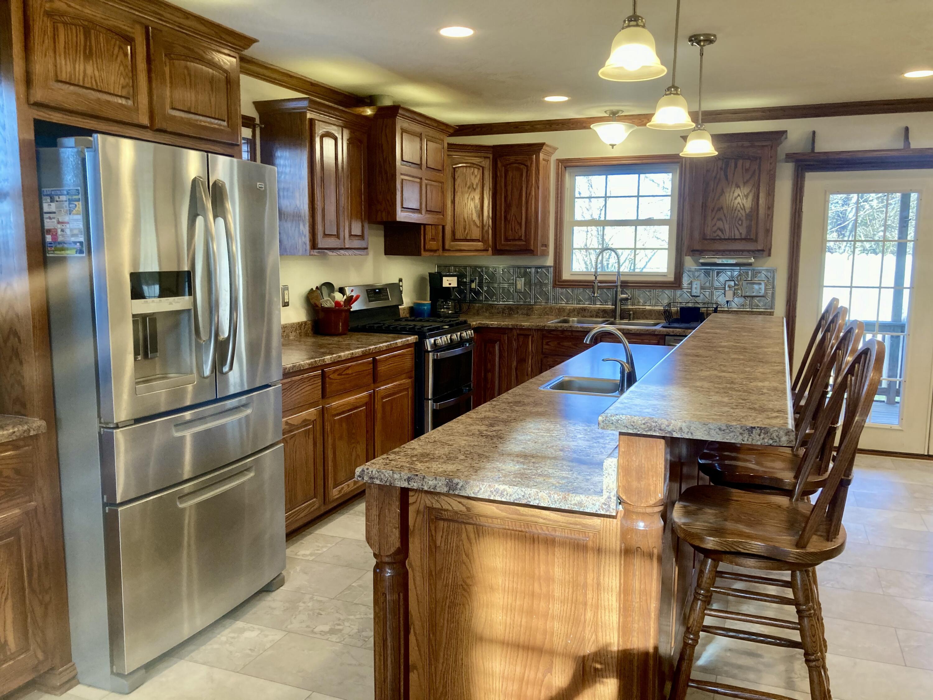 4330 Skyline Road Property Photo 7