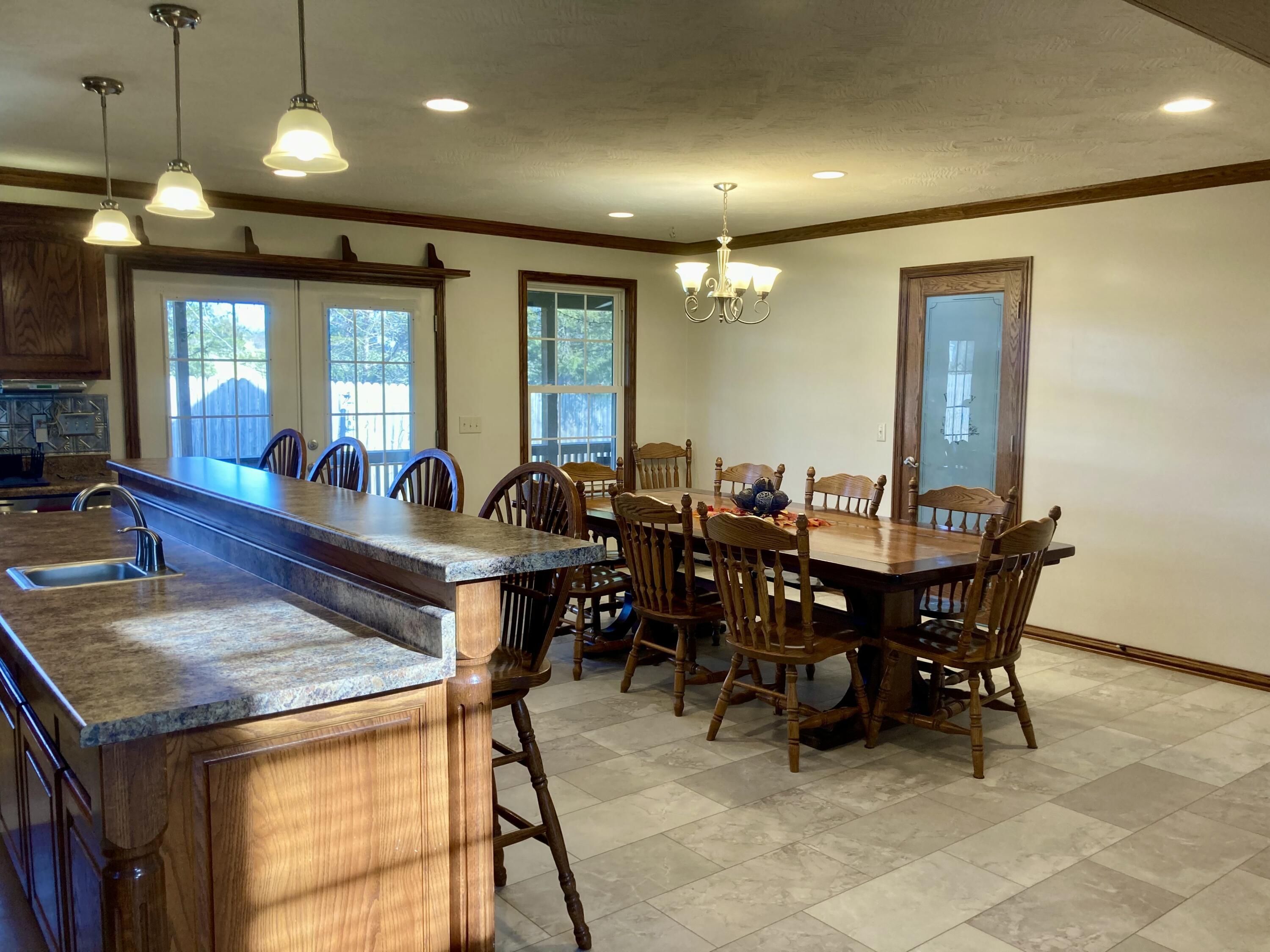 4330 Skyline Road Property Photo 9