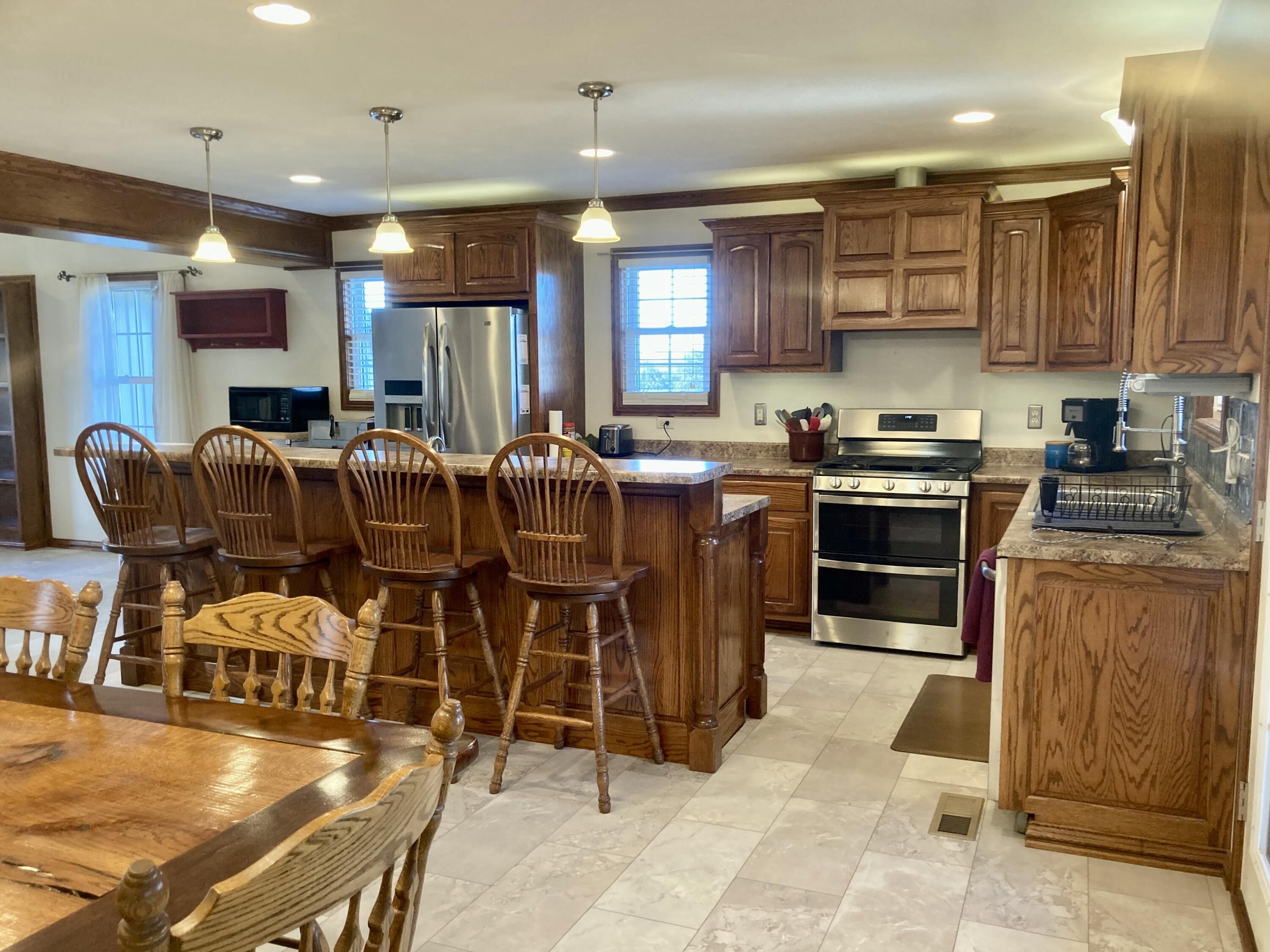 4330 Skyline Road Property Photo 10