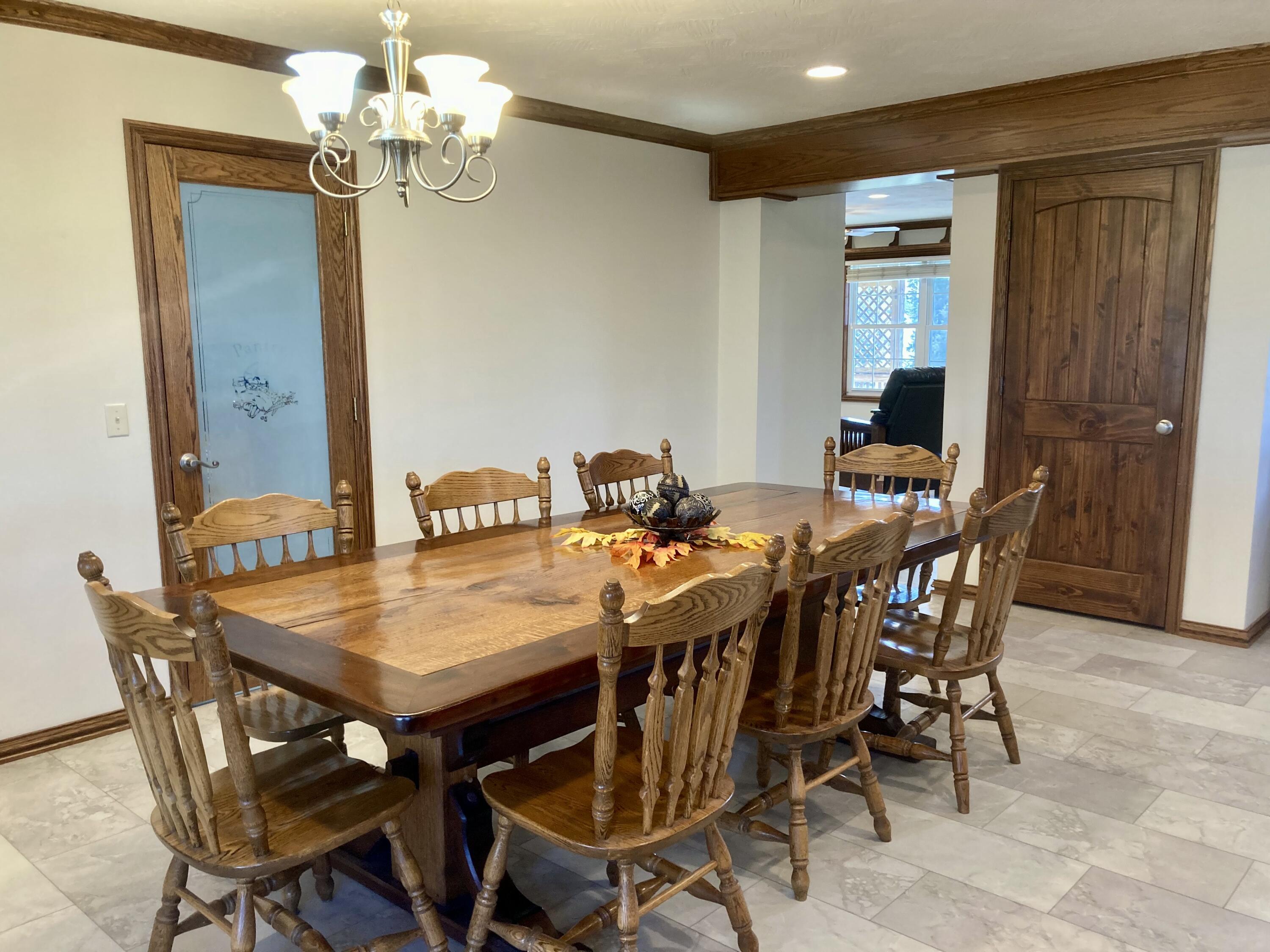 4330 Skyline Road Property Photo 11