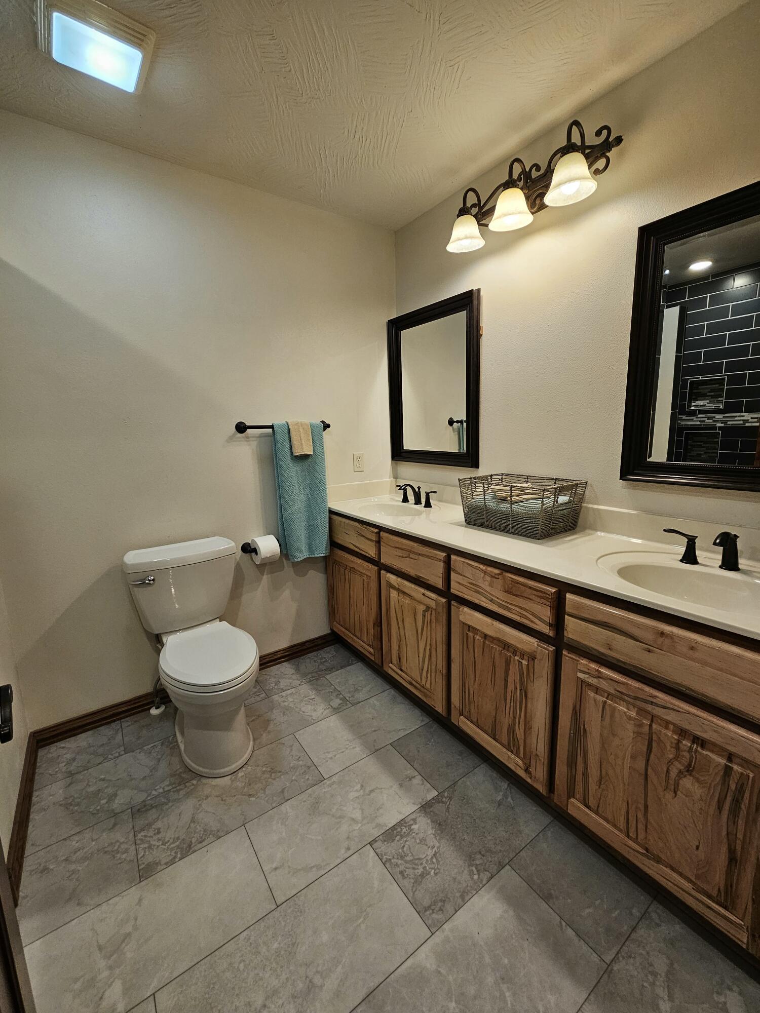 4330 Skyline Road Property Photo 24