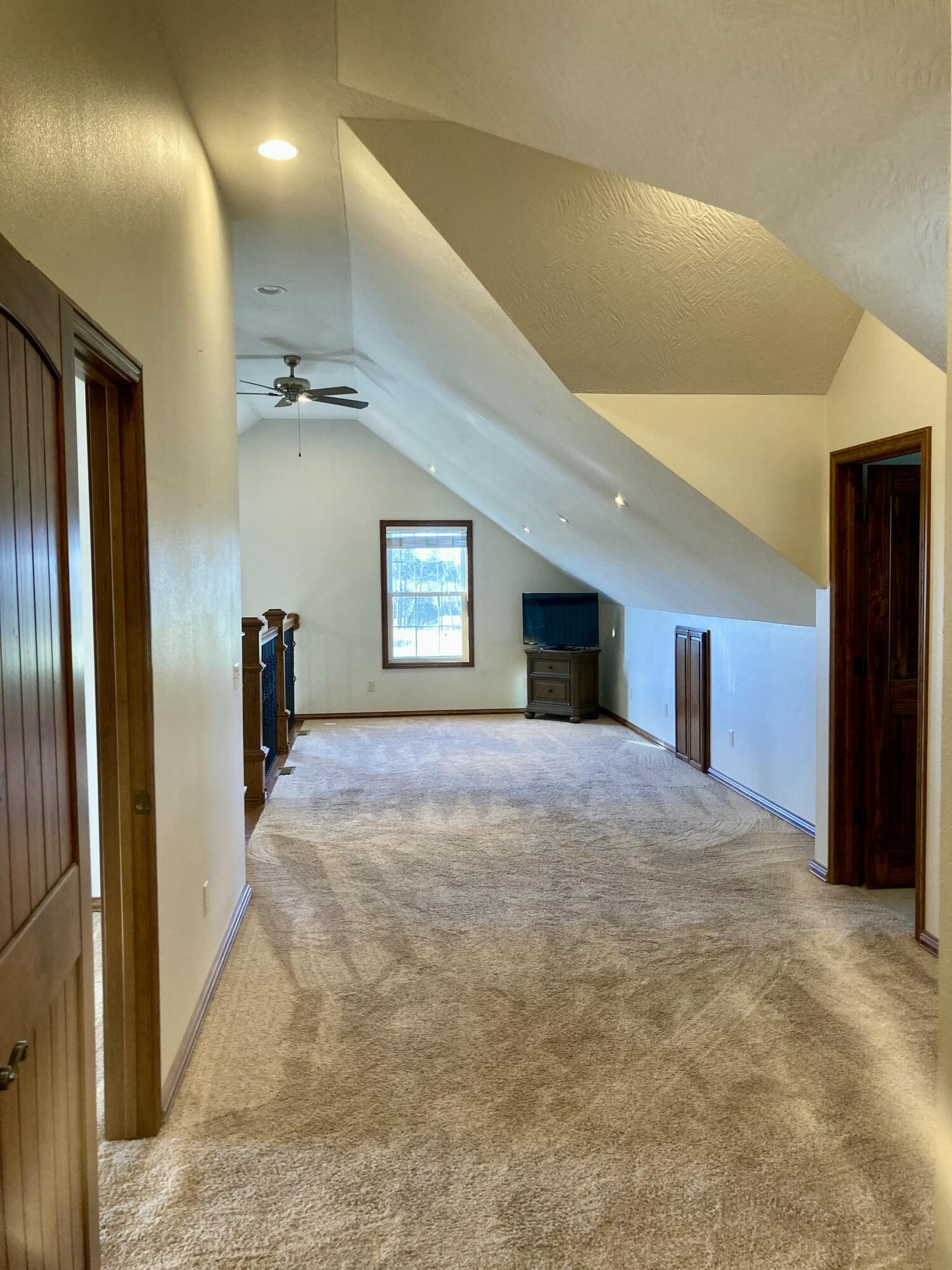 4330 Skyline Road Property Photo 27