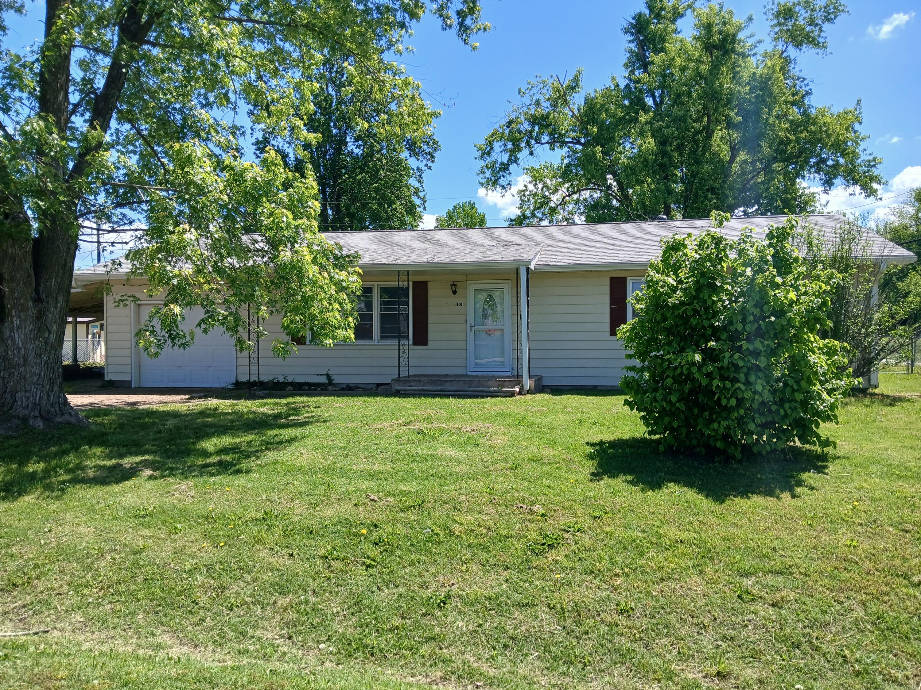 1101 Presley Drive Property Photo 2