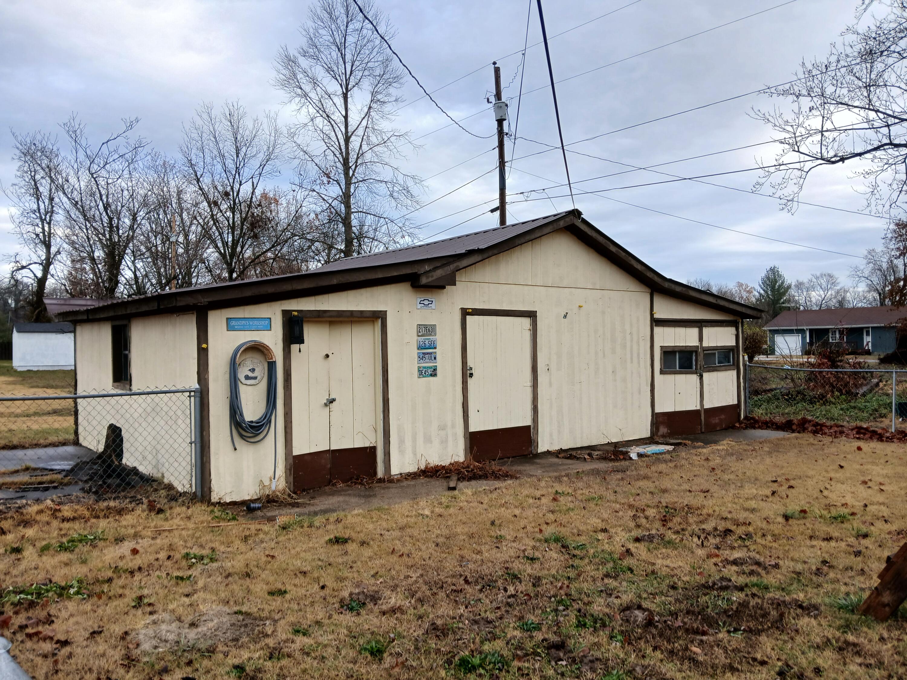1101 Presley Drive Property Photo 5