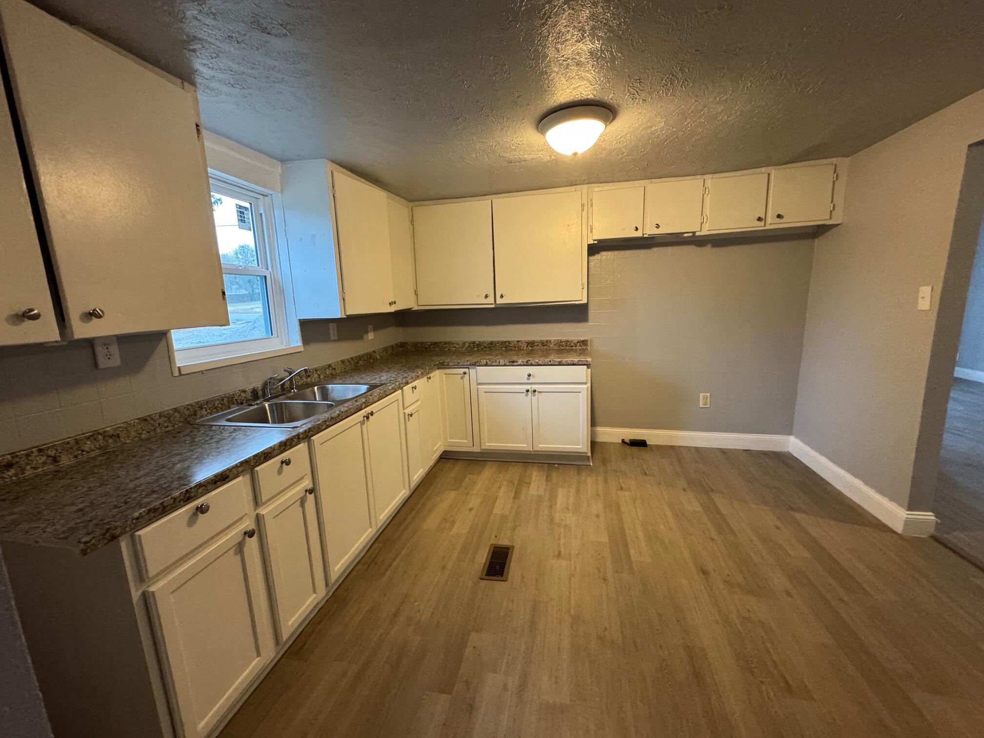 4402 South Joplin Avenue Avenue Property Photo 6