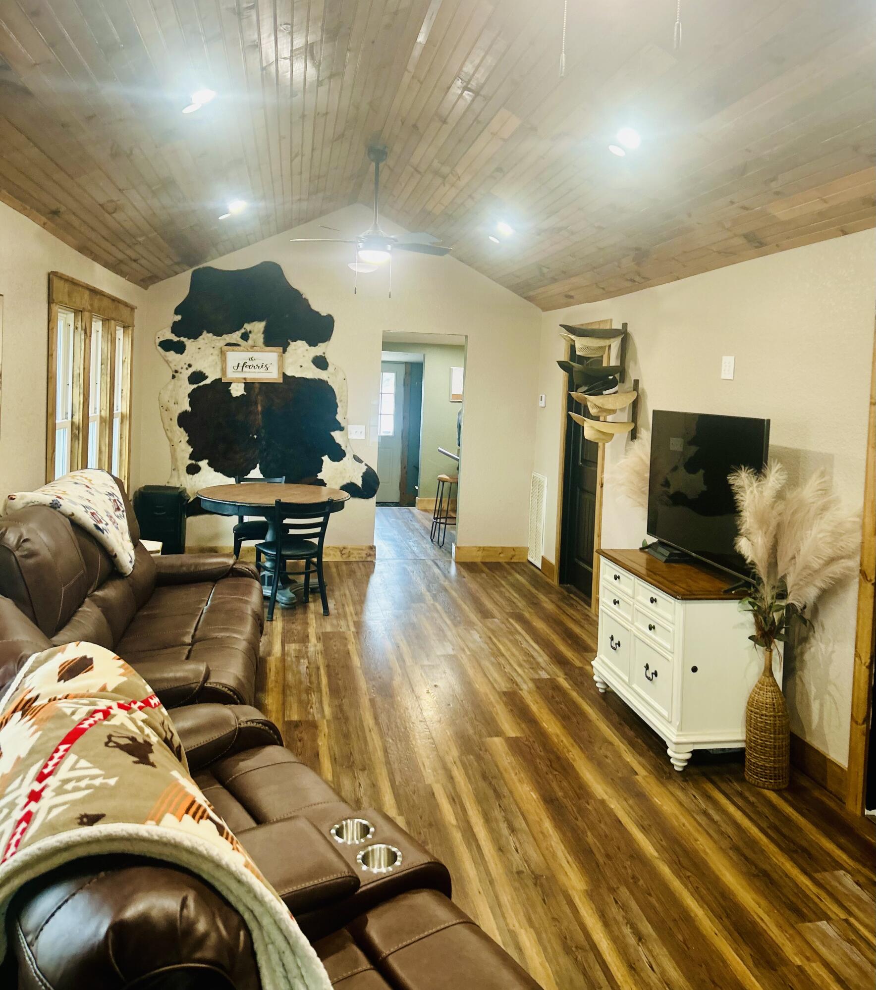 15613 Gazelle Drive Property Photo 3
