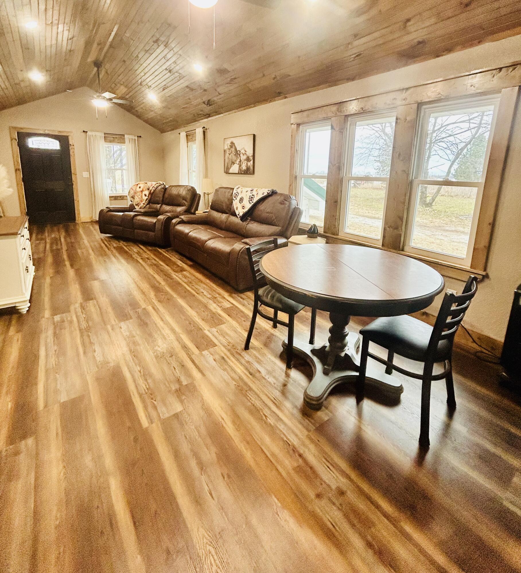15613 Gazelle Drive Property Photo 4