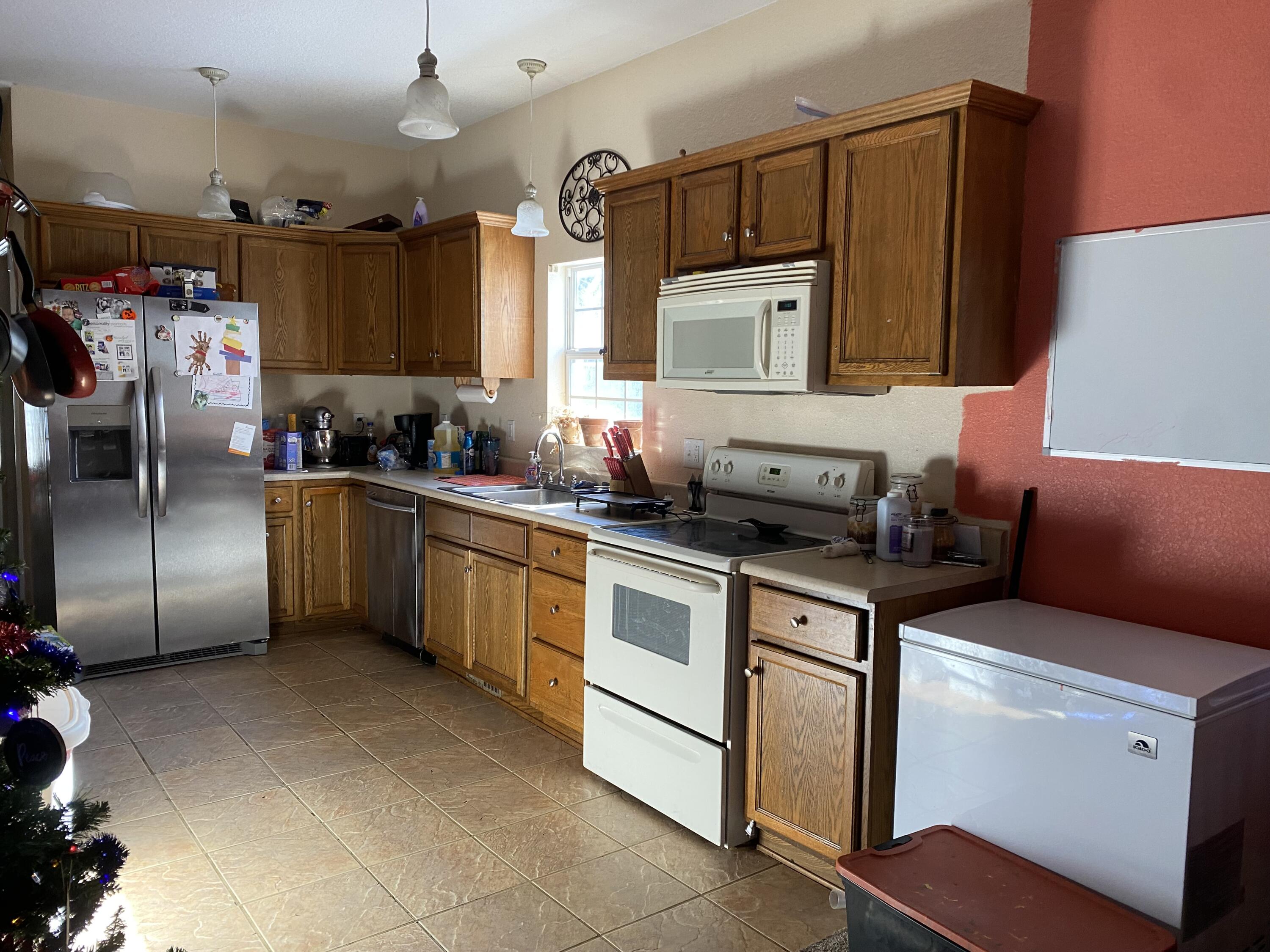 211 North Moffet Avenue Property Photo 3
