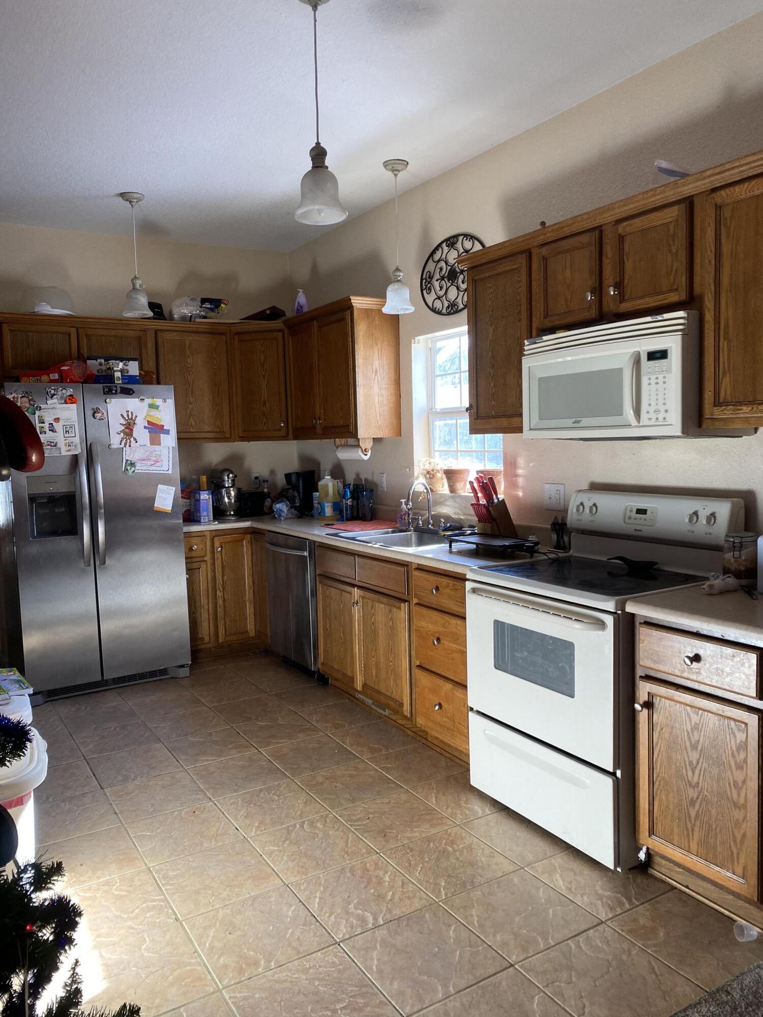 211 North Moffet Avenue Property Photo 5