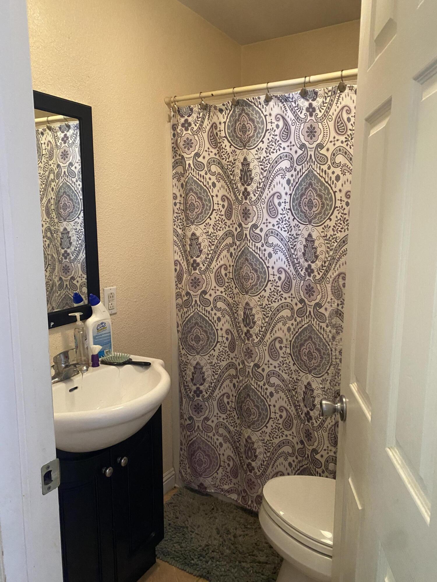 211 North Moffet Avenue Property Photo 7