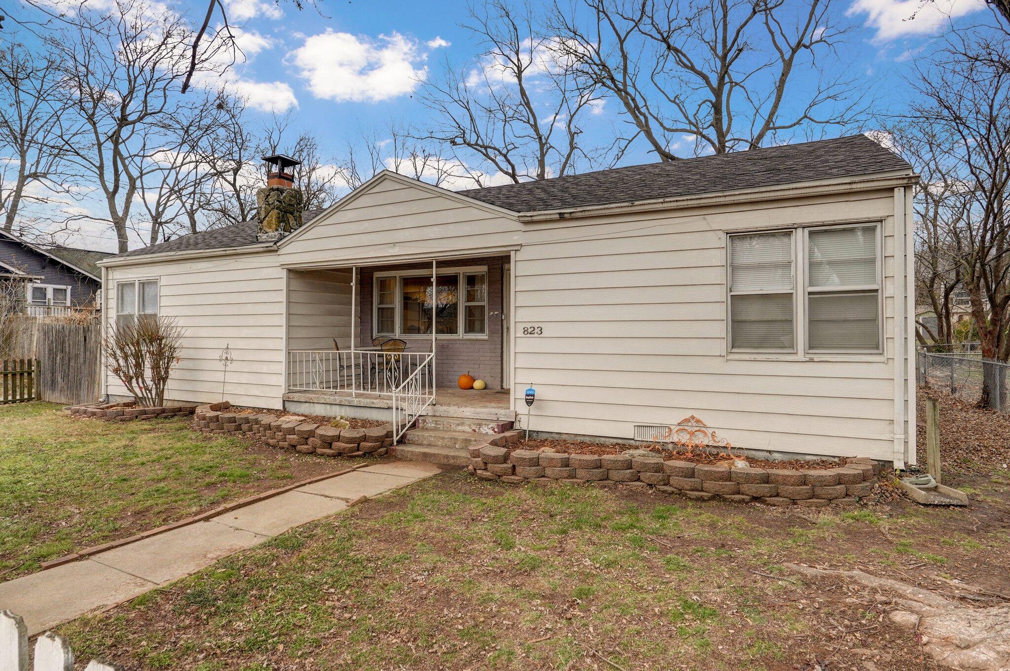 823 East Webster Street Property Photo 1