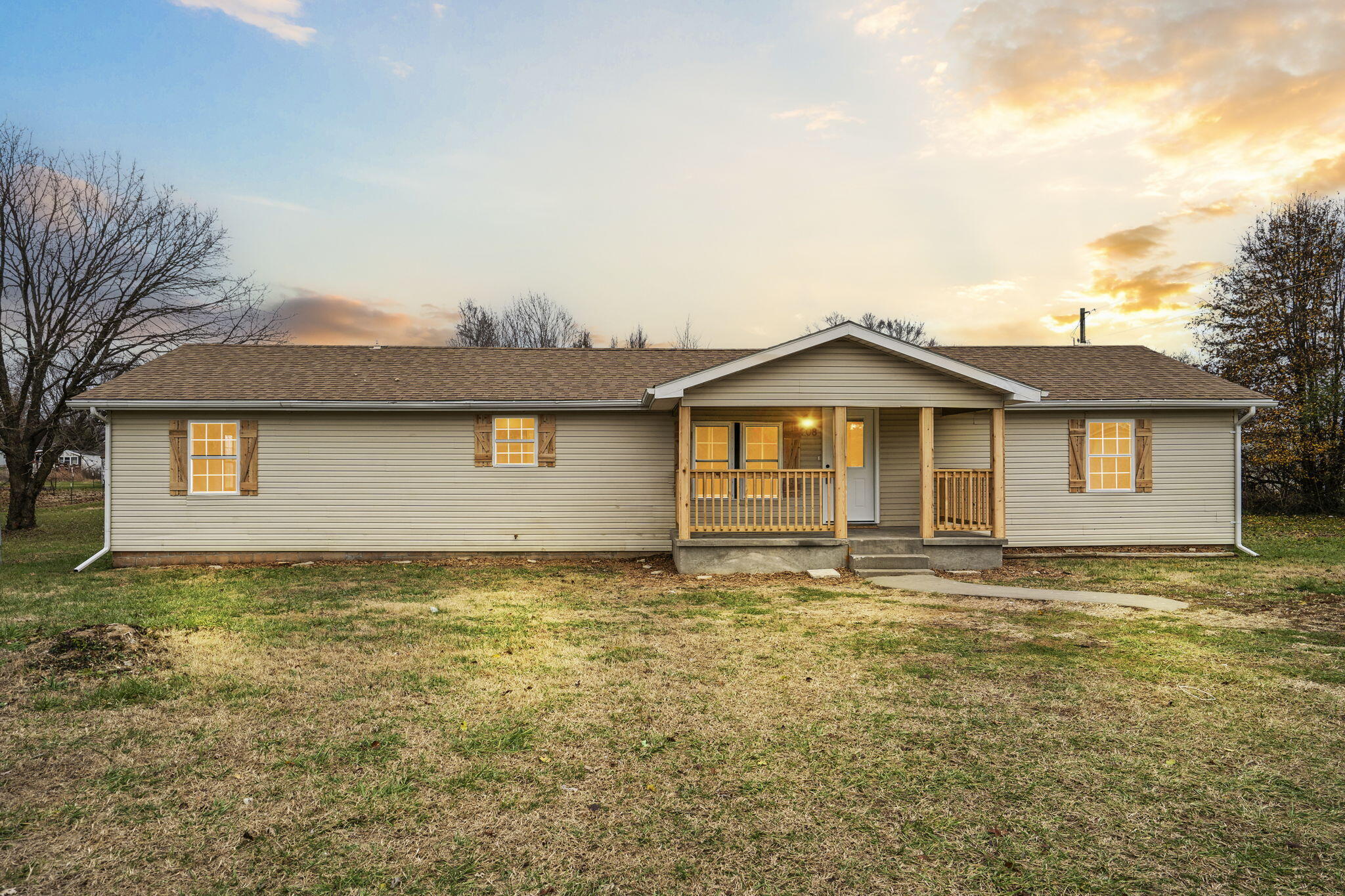 208 Pin Oak Lane Property Photo 1