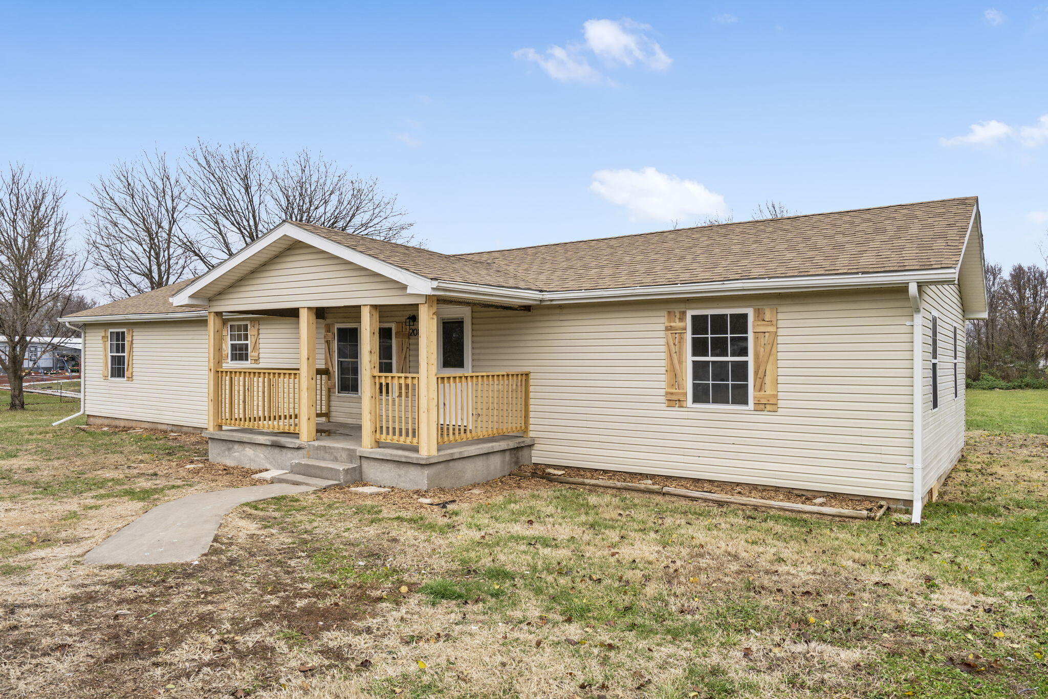 208 Pin Oak Lane Property Photo 3