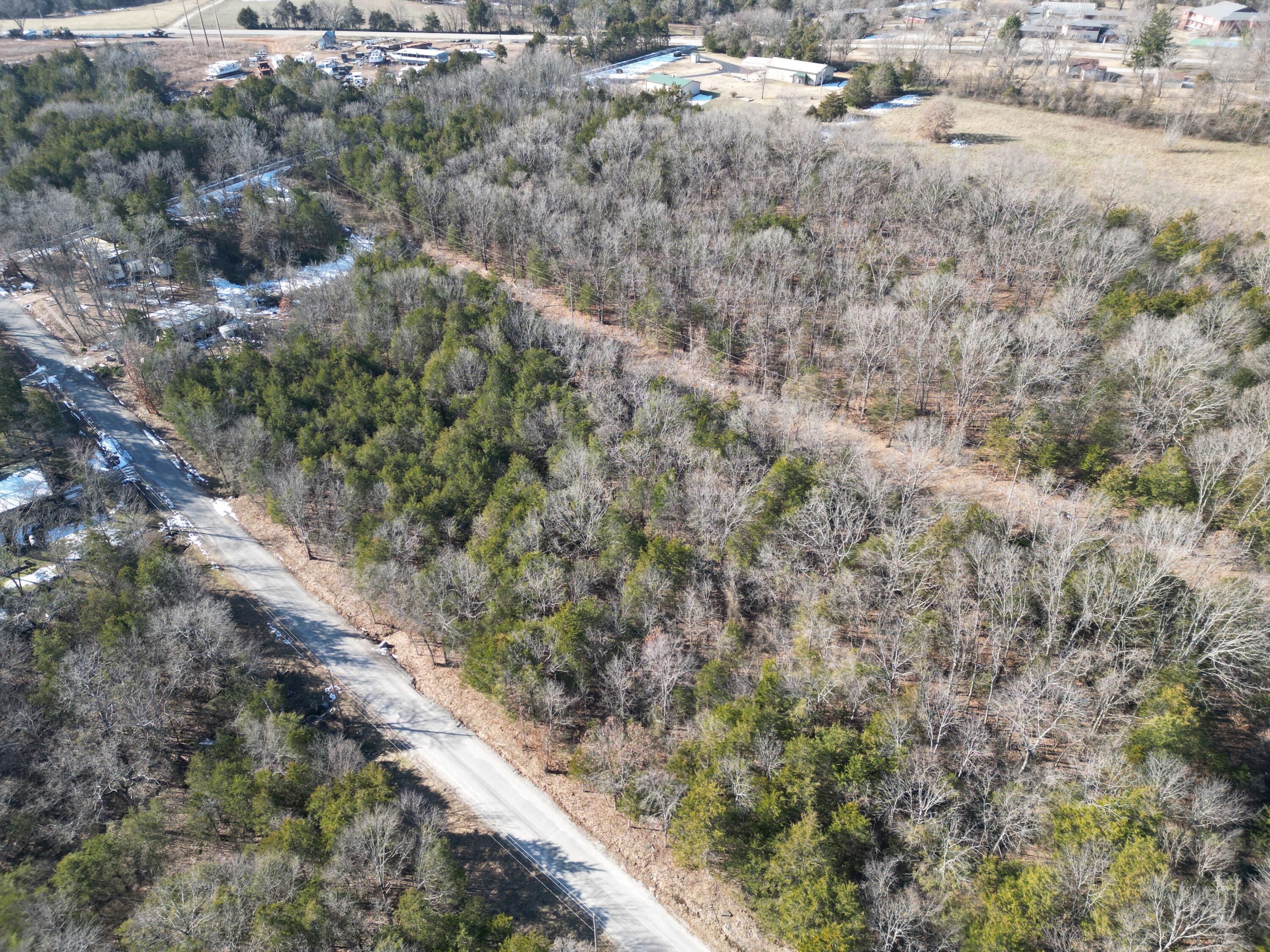 000 Illinois Lane Property Photo 4