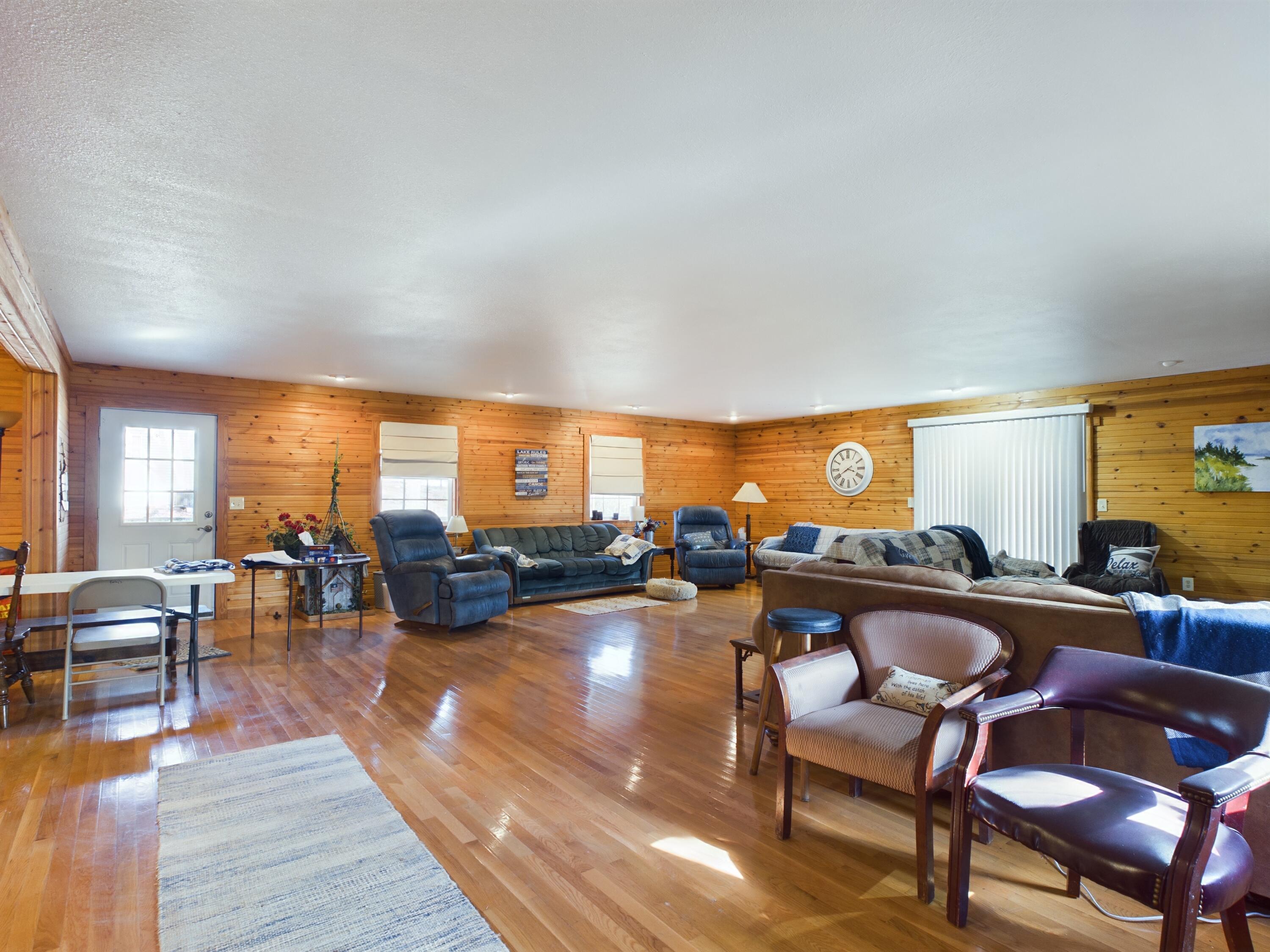 223 Mc 8015 Property Photo 6
