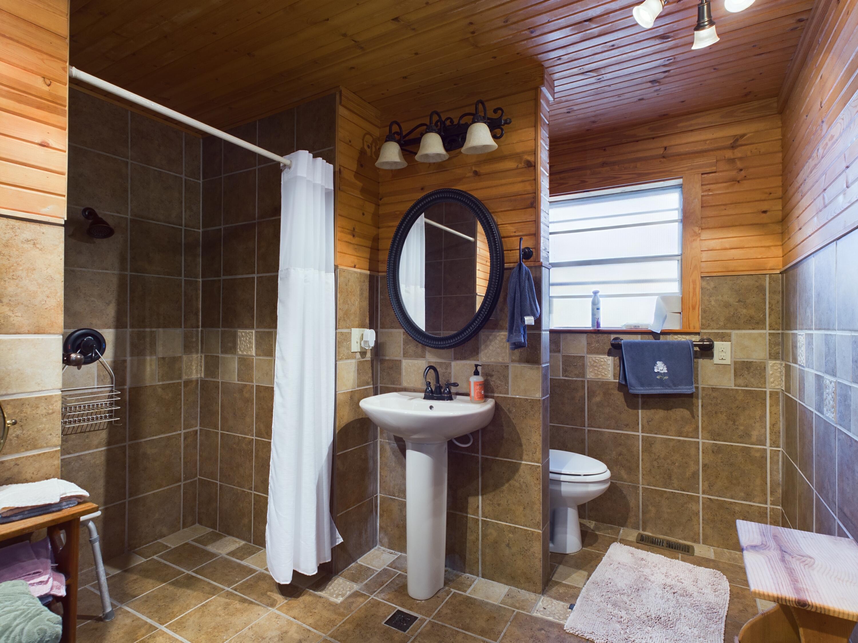 223 Mc 8015 Property Photo 14