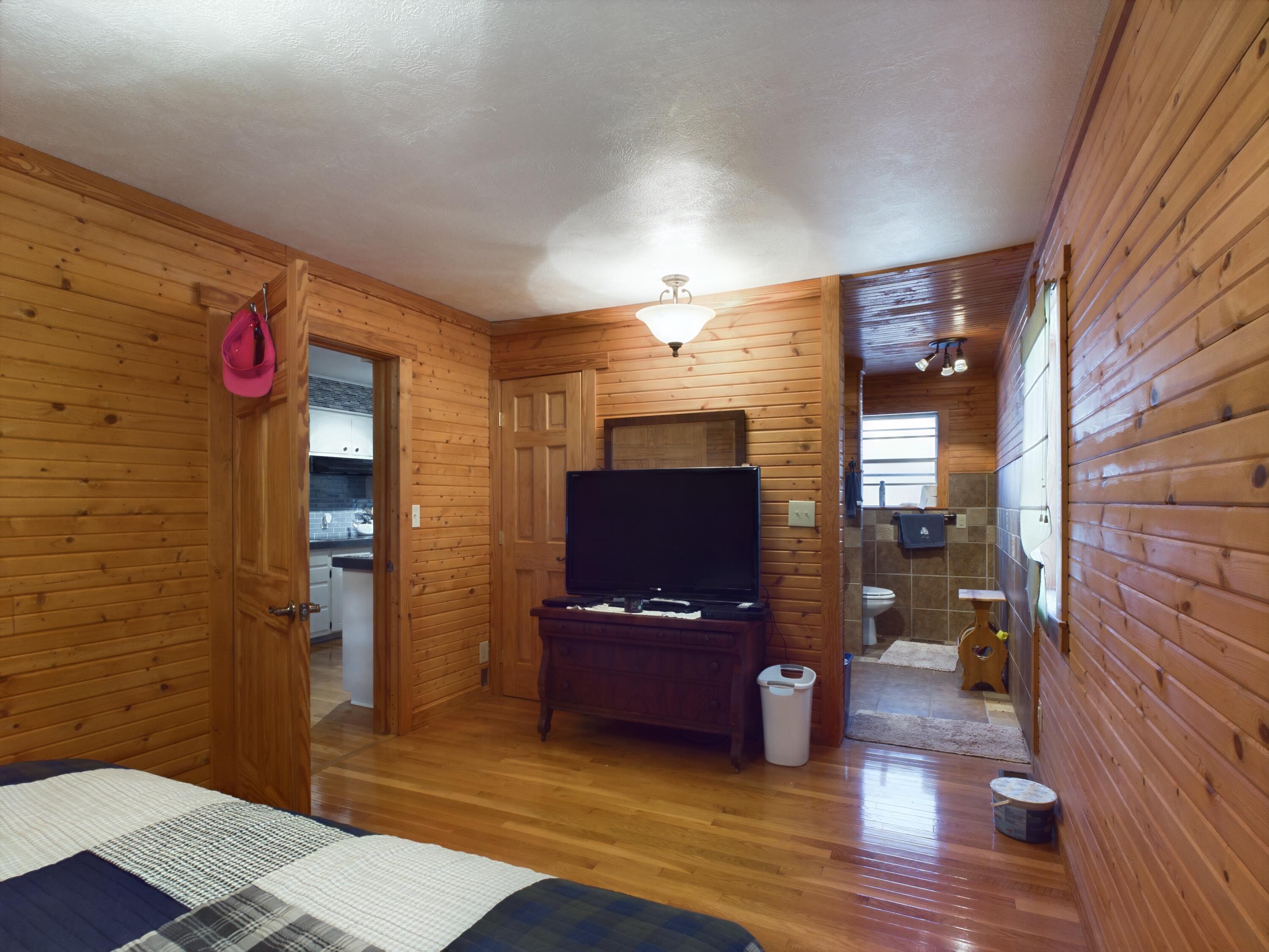 223 Mc 8015 Property Photo 15
