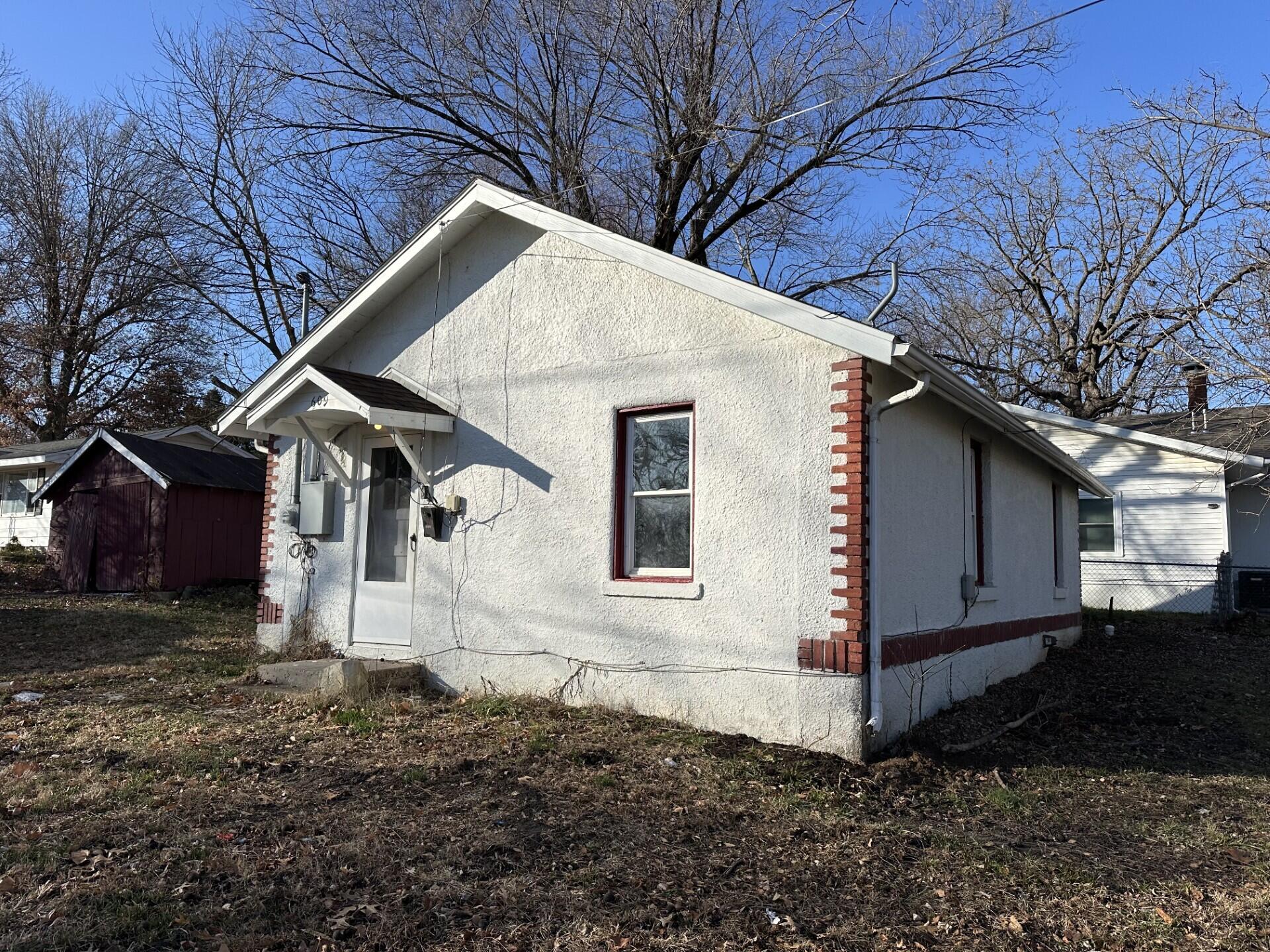 609 South Chicago Place Property Photo 2