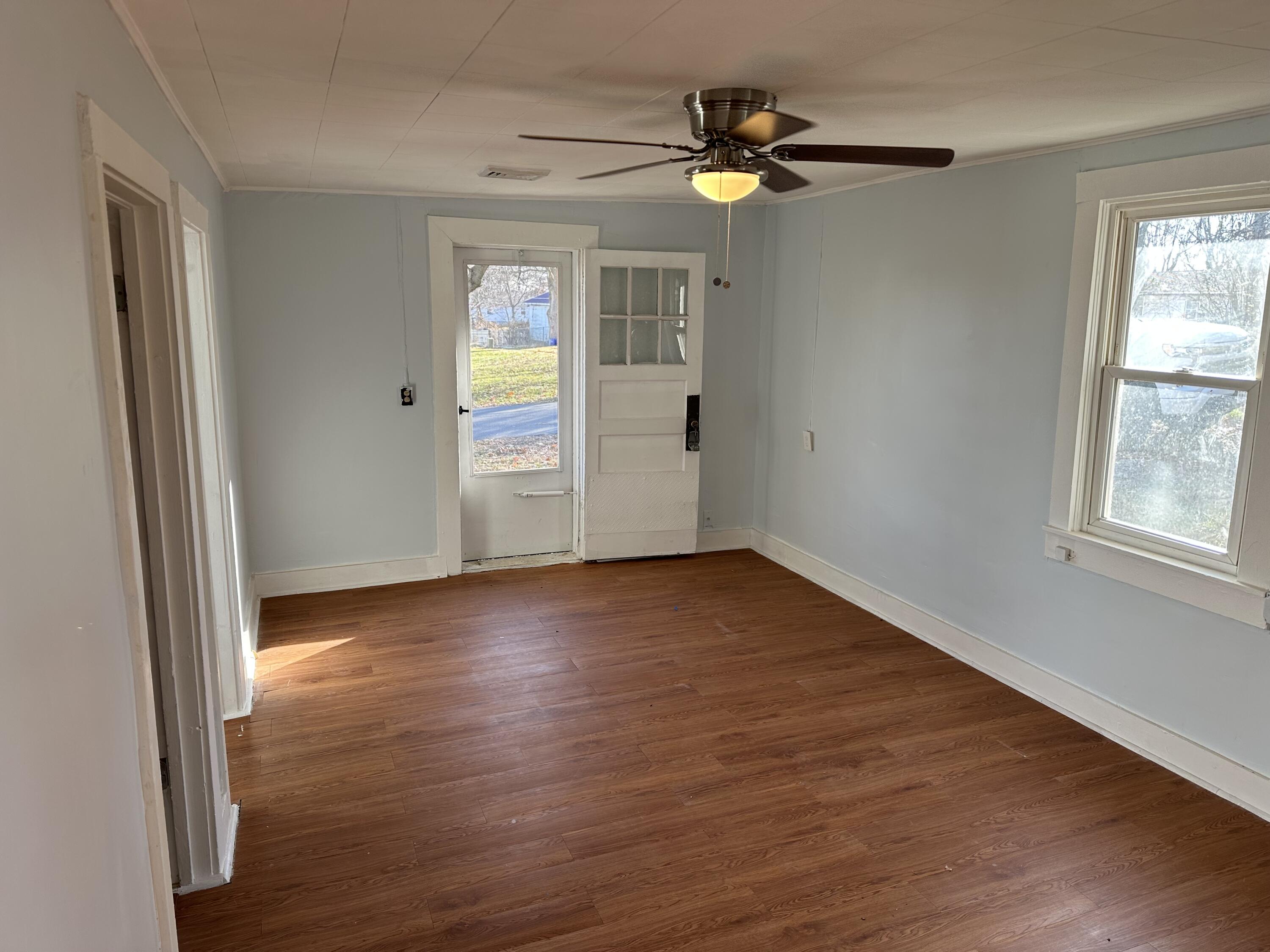 609 South Chicago Place Property Photo 8