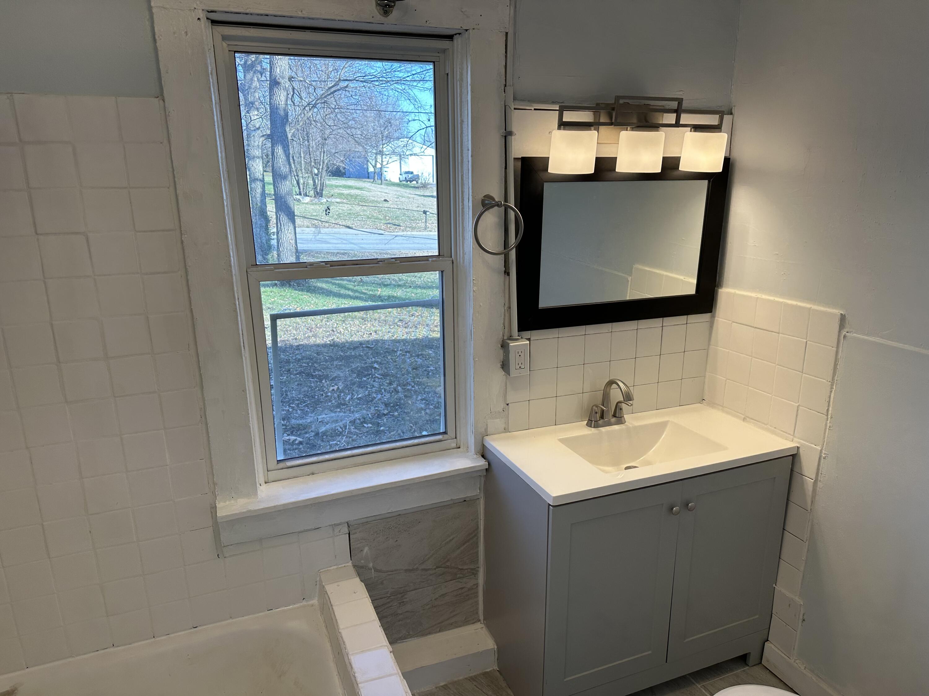 609 South Chicago Place Property Photo 9