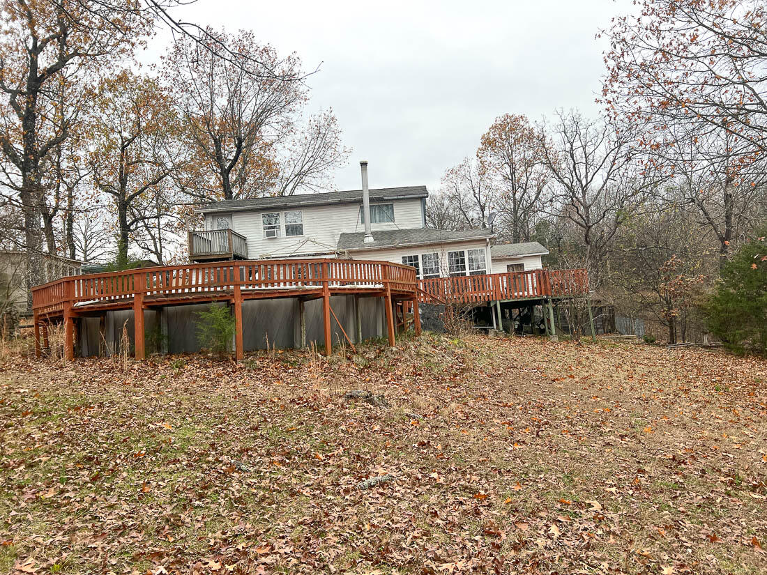 220 Cove Circle Property Photo 5