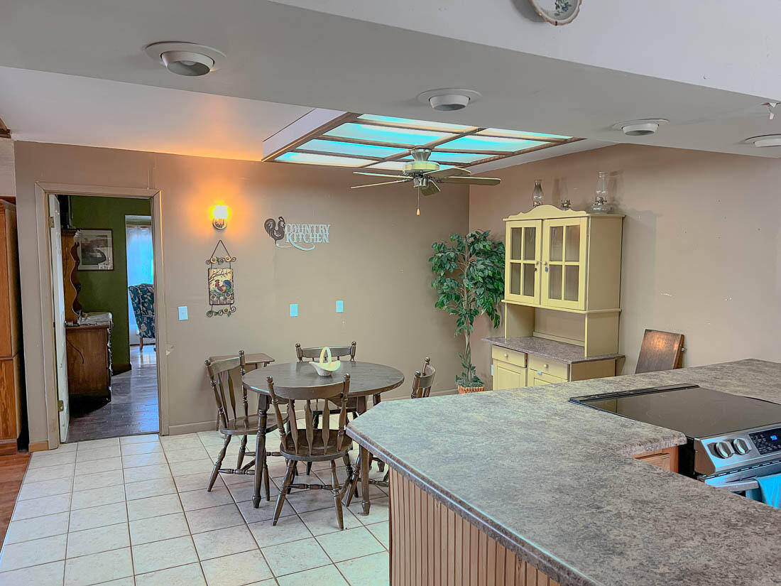 220 Cove Circle Property Photo 14