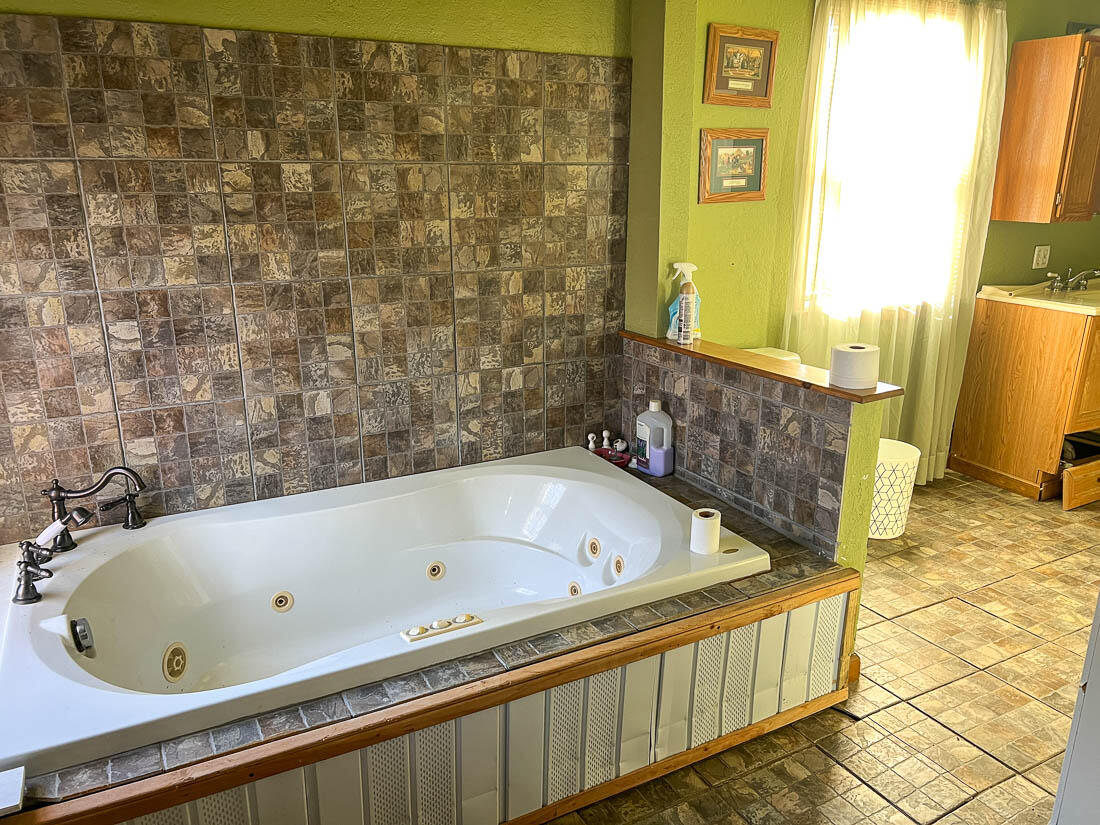 220 Cove Circle Property Photo 17