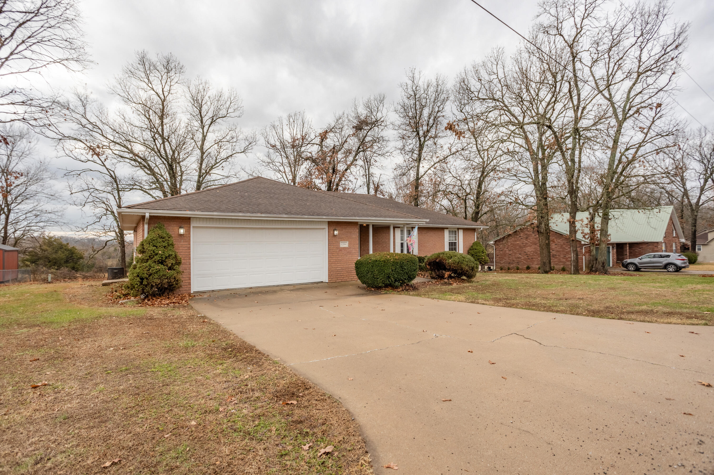1204 Lake Road Drive Property Photo 3