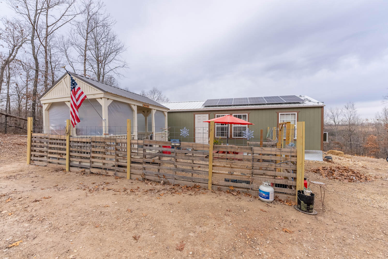 193 Highway 5-100 Property Photo 6