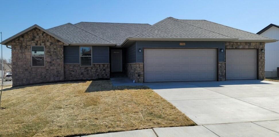 888 South Silverwood Lane Property Photo 1