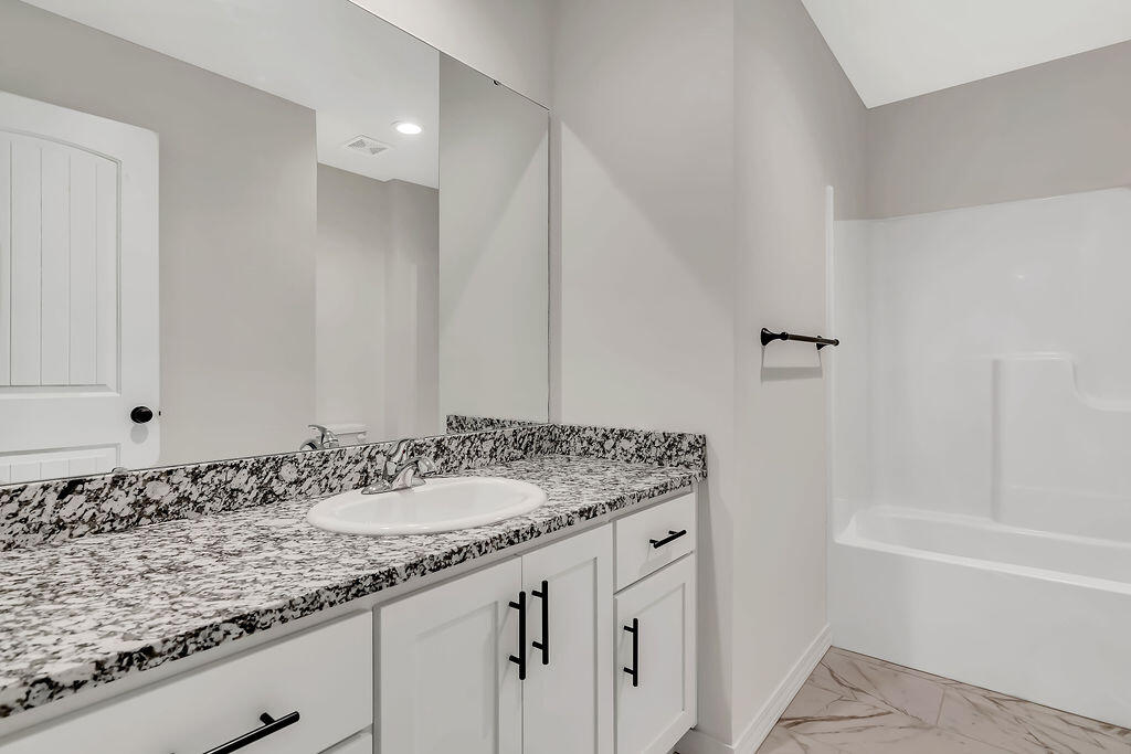 636 West Arbor Glenn Drive Property Photo 18