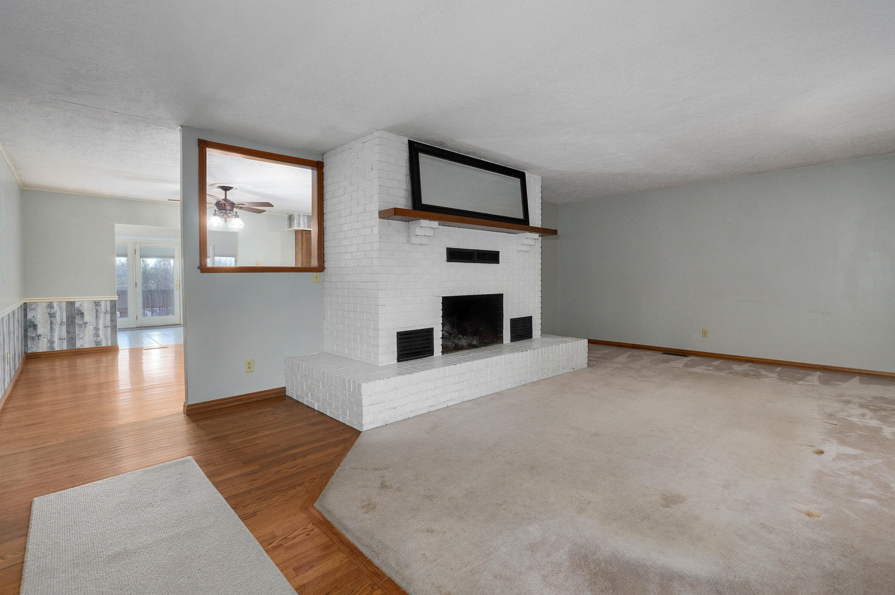 4471 West Weaver Road Property Photo 5