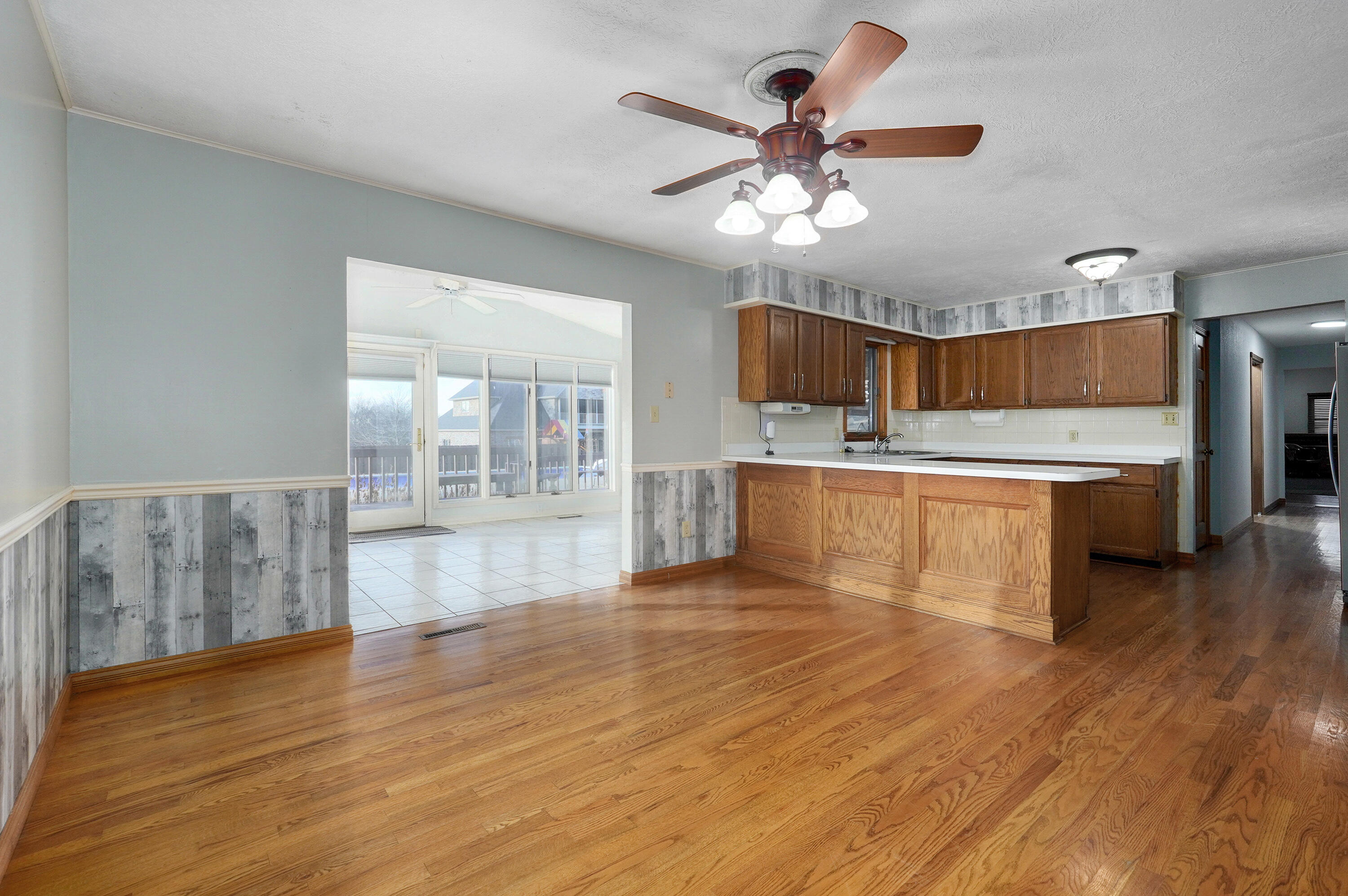 4471 West Weaver Road Property Photo 7