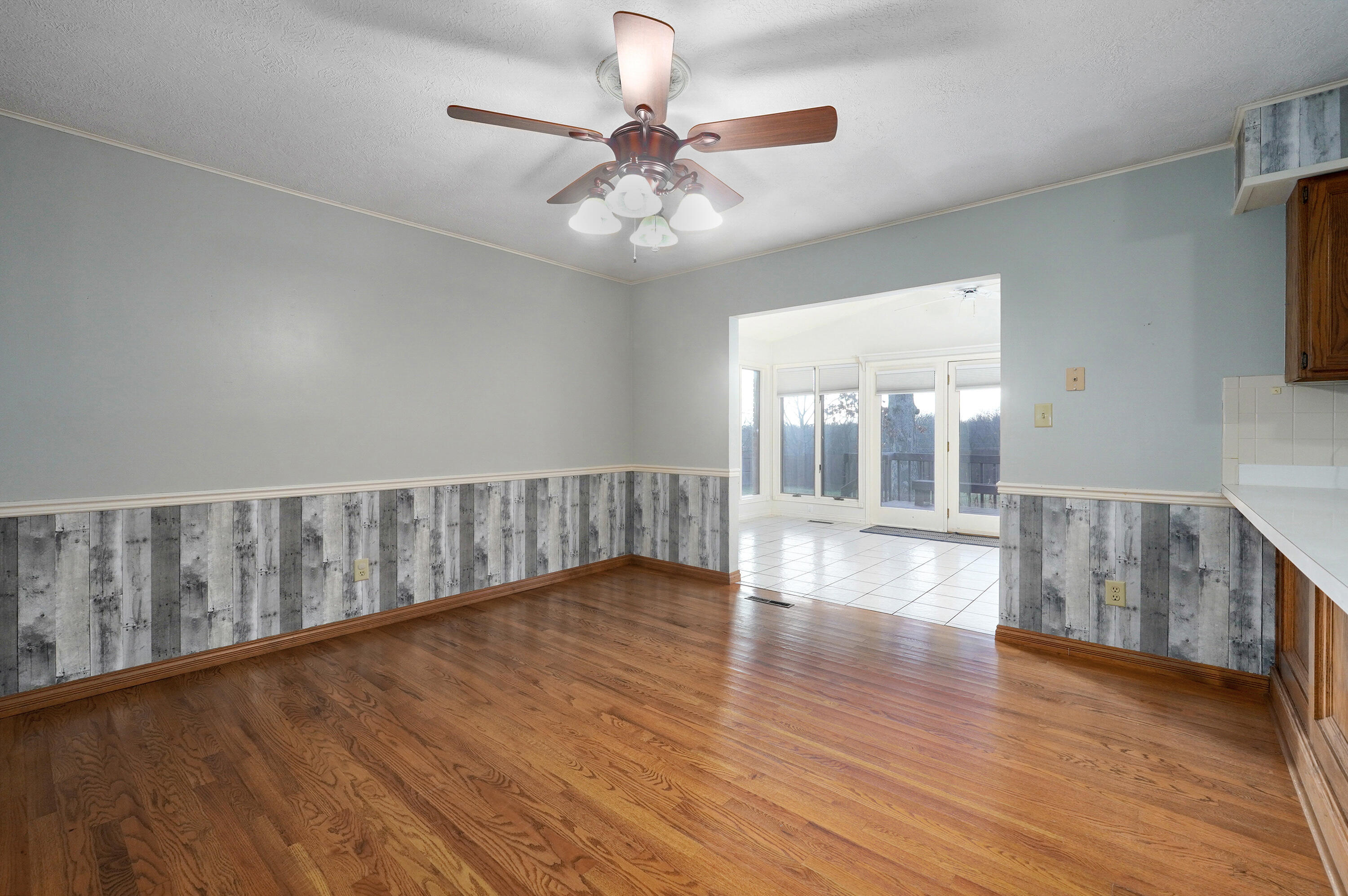 4471 West Weaver Road Property Photo 8