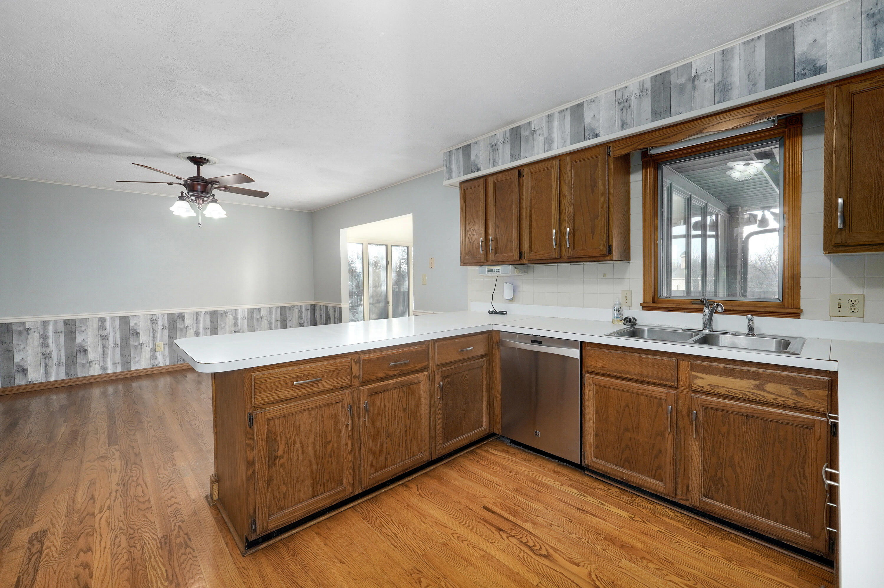 4471 West Weaver Road Property Photo 12