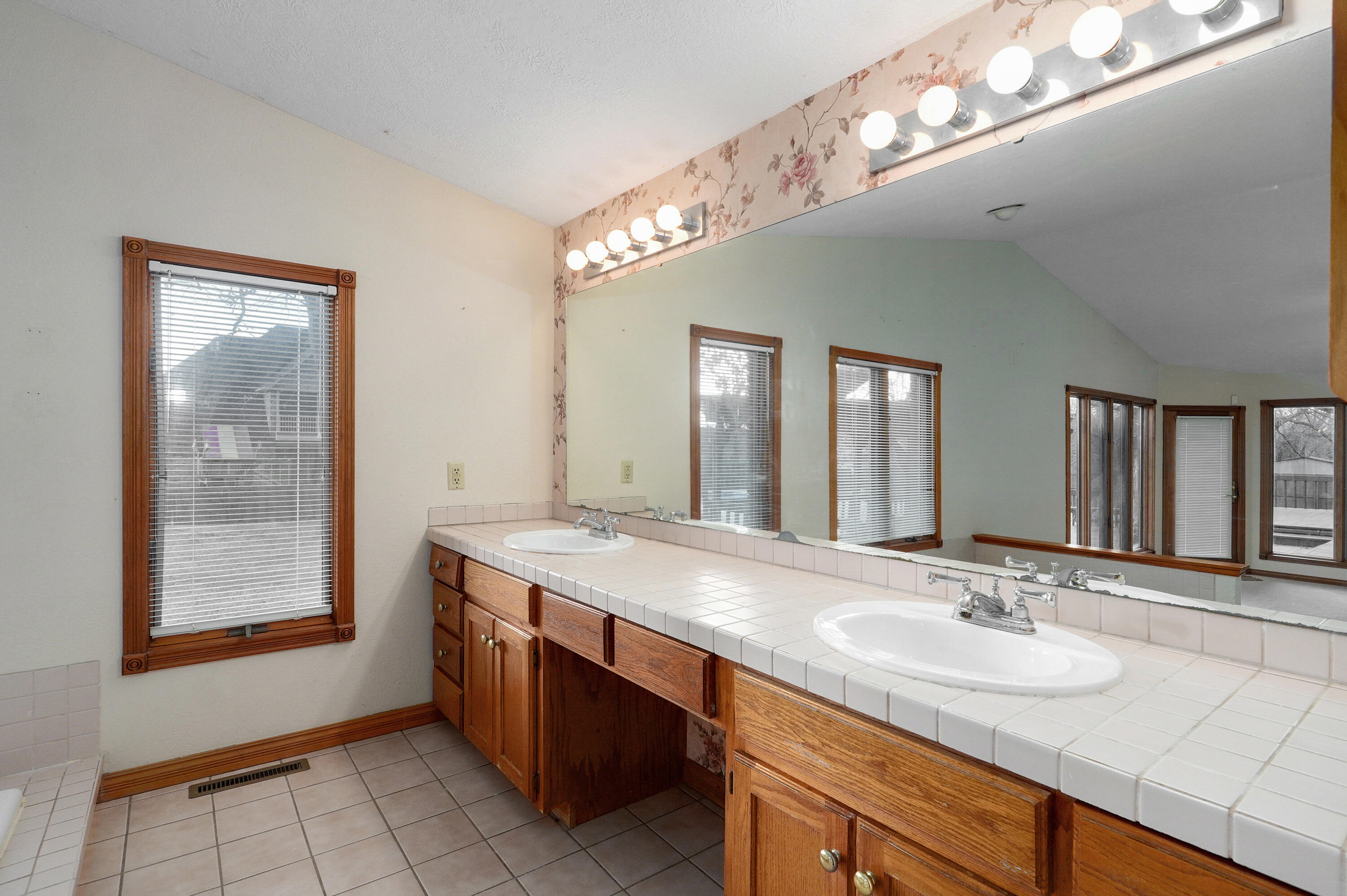 4471 West Weaver Road Property Photo 36