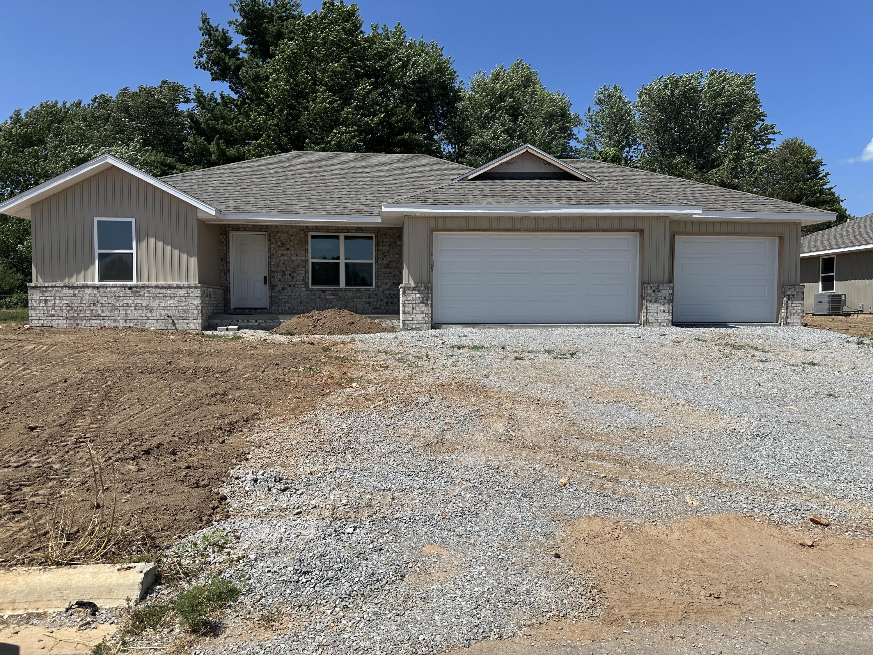 40 Whitley Lane Property Photo 1