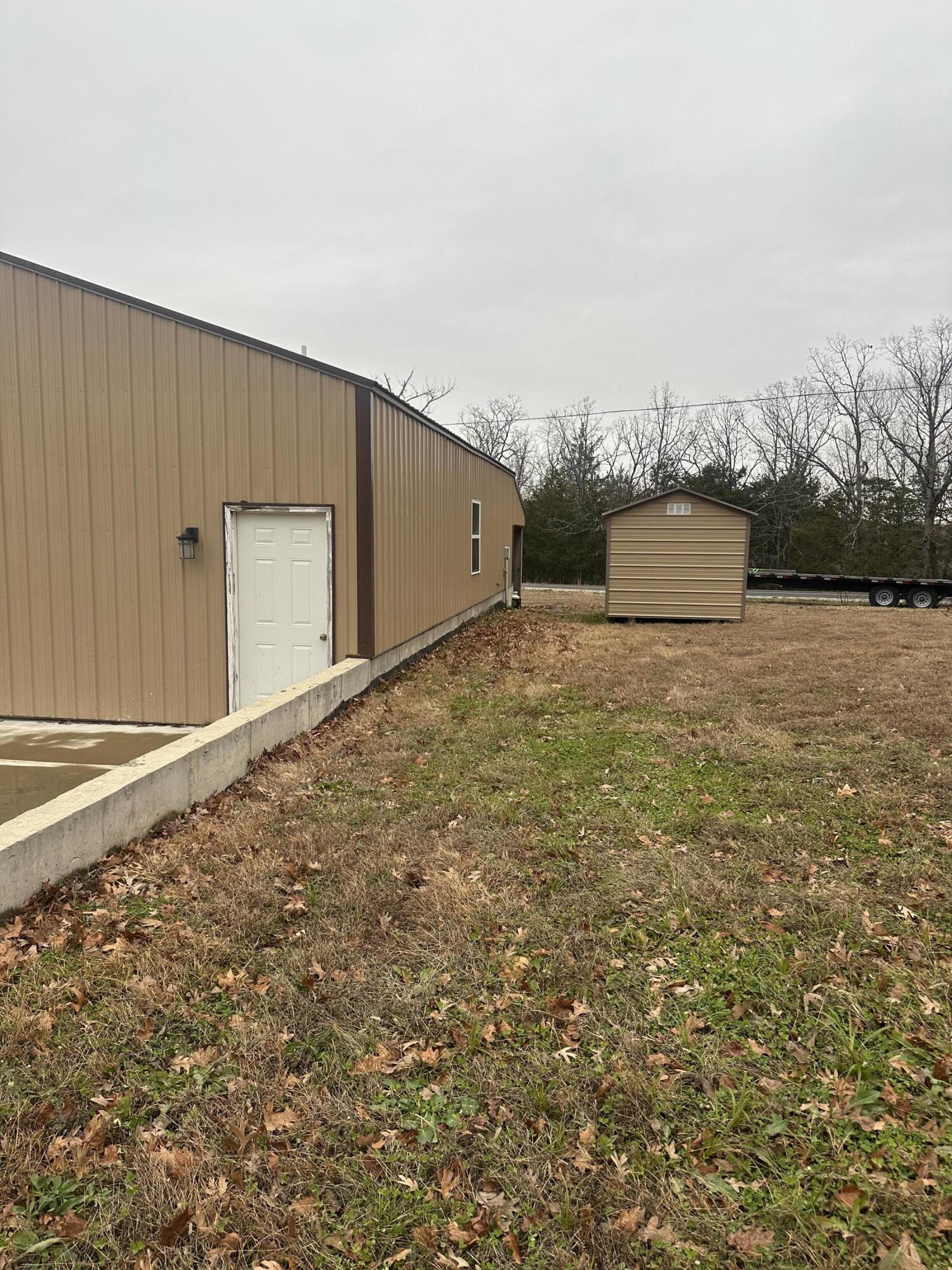 807 Hwy U Property Photo 3