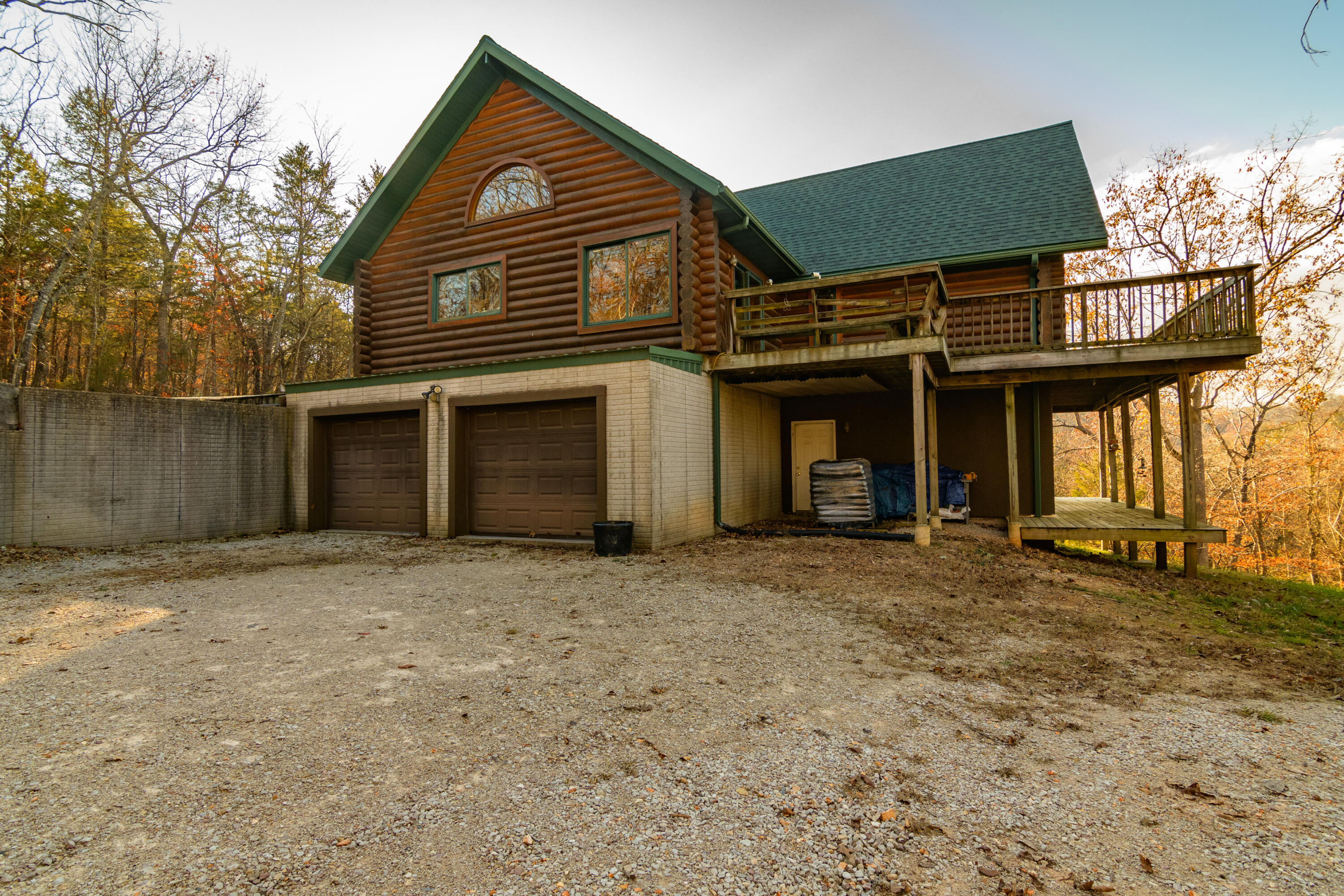 1829 Pokeberry Lane Property Photo 4