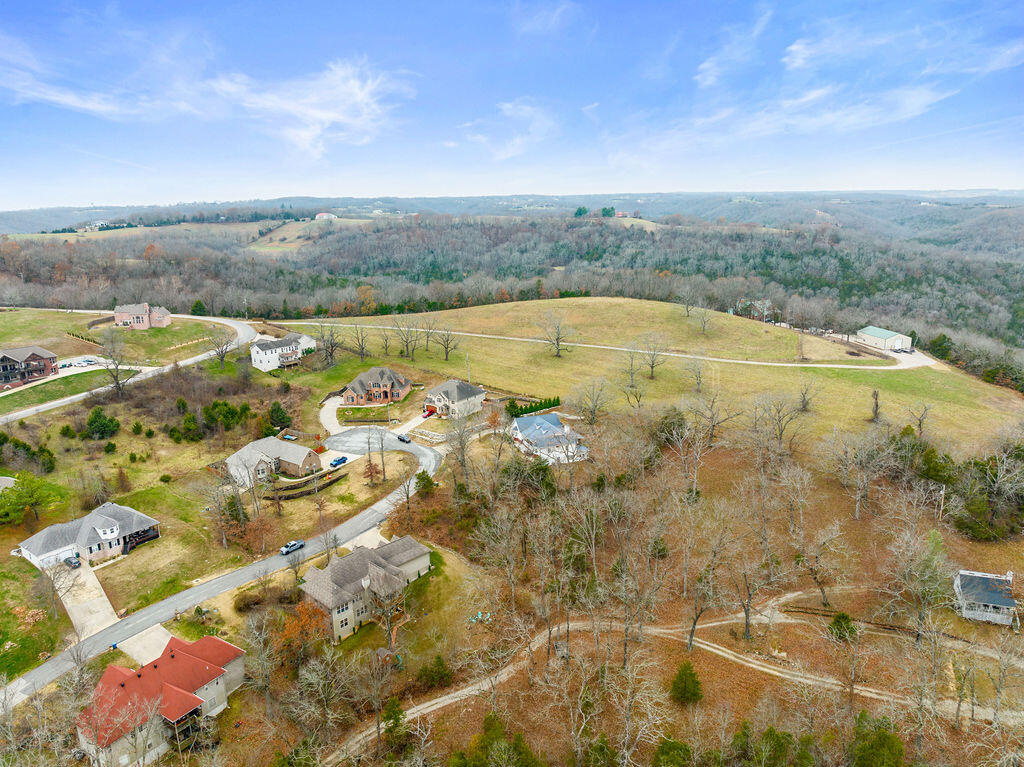 150 White Oak Circle Property Photo 3