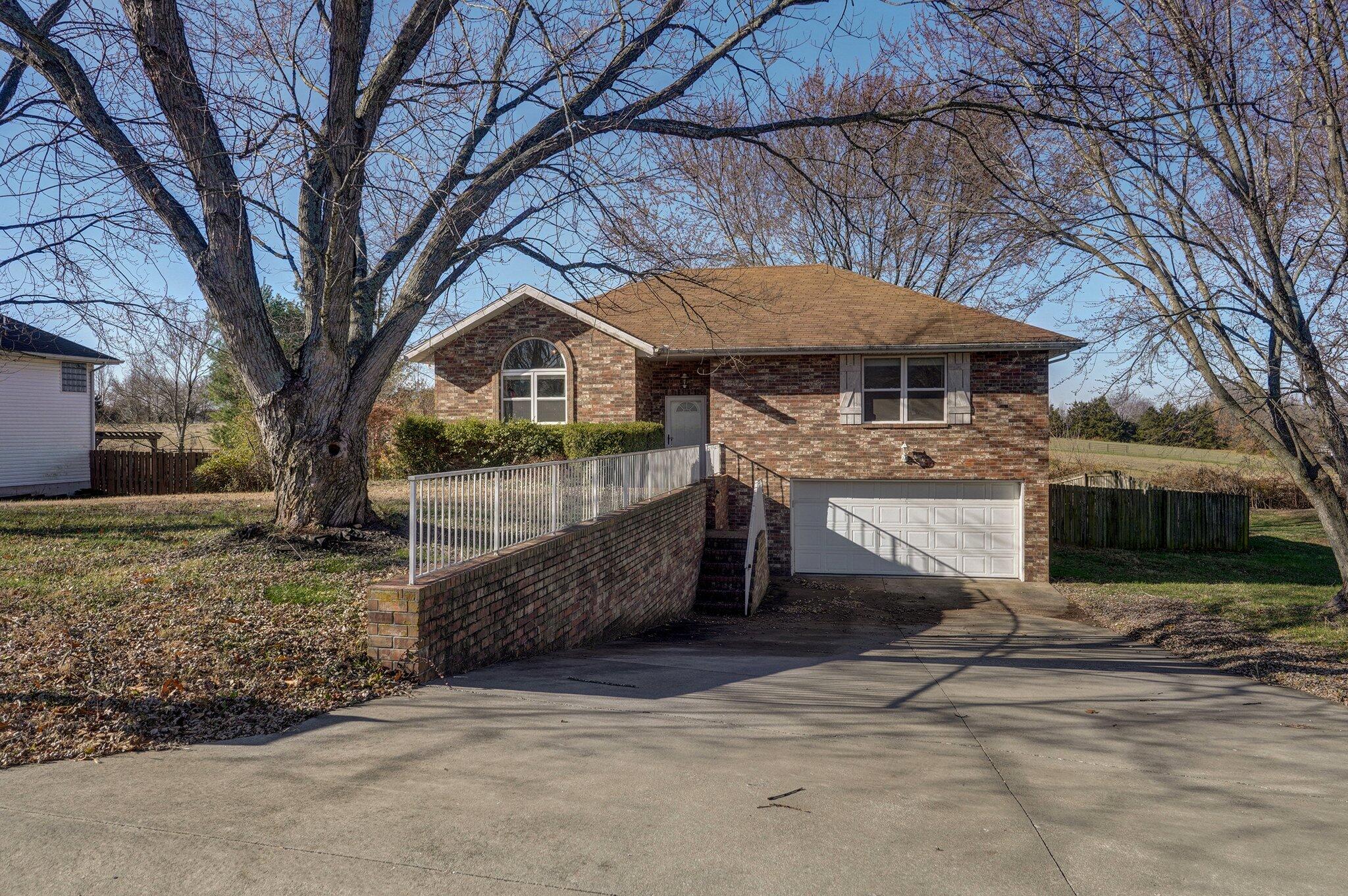 Maddie Lane Real Estate Listings Main Image