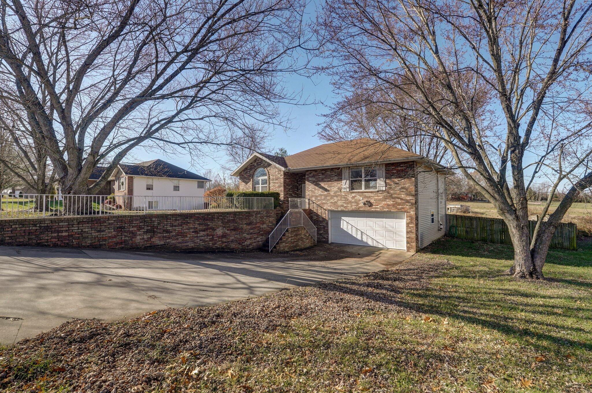 1405 South 17th Avenue Property Photo 3