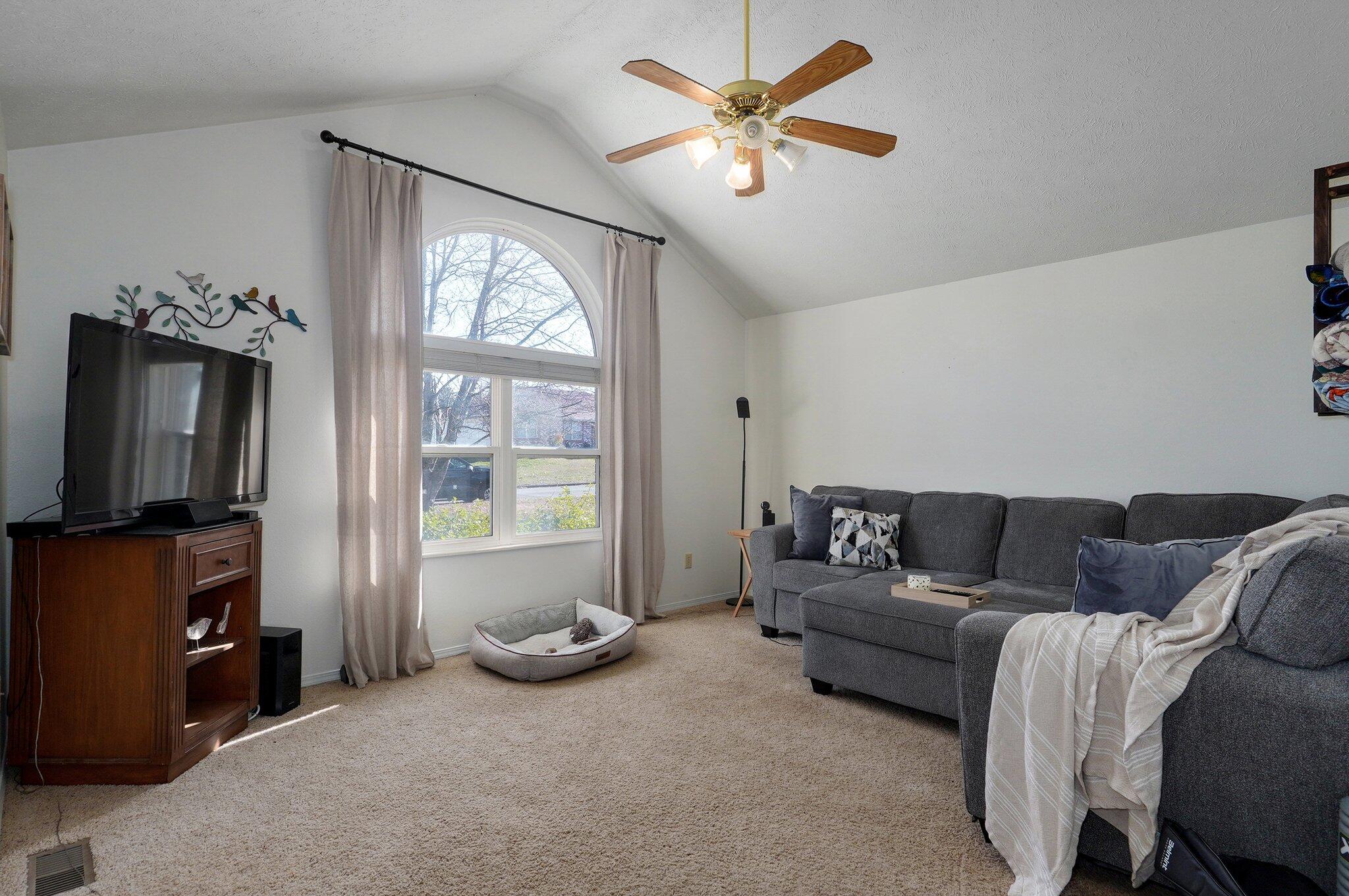 1405 South 17th Avenue Property Photo 5