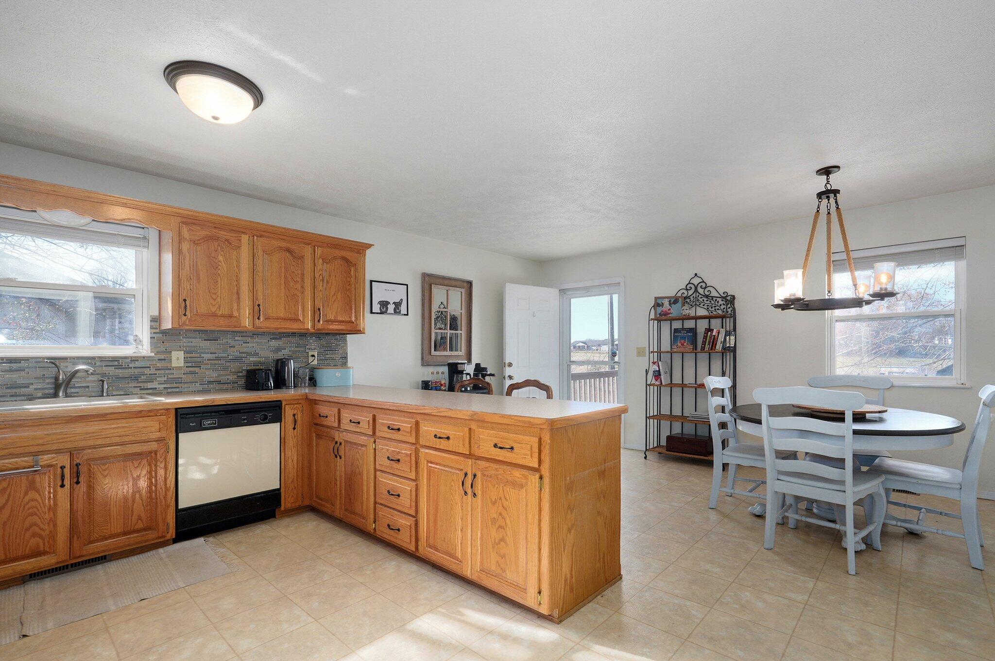 1405 South 17th Avenue Property Photo 8