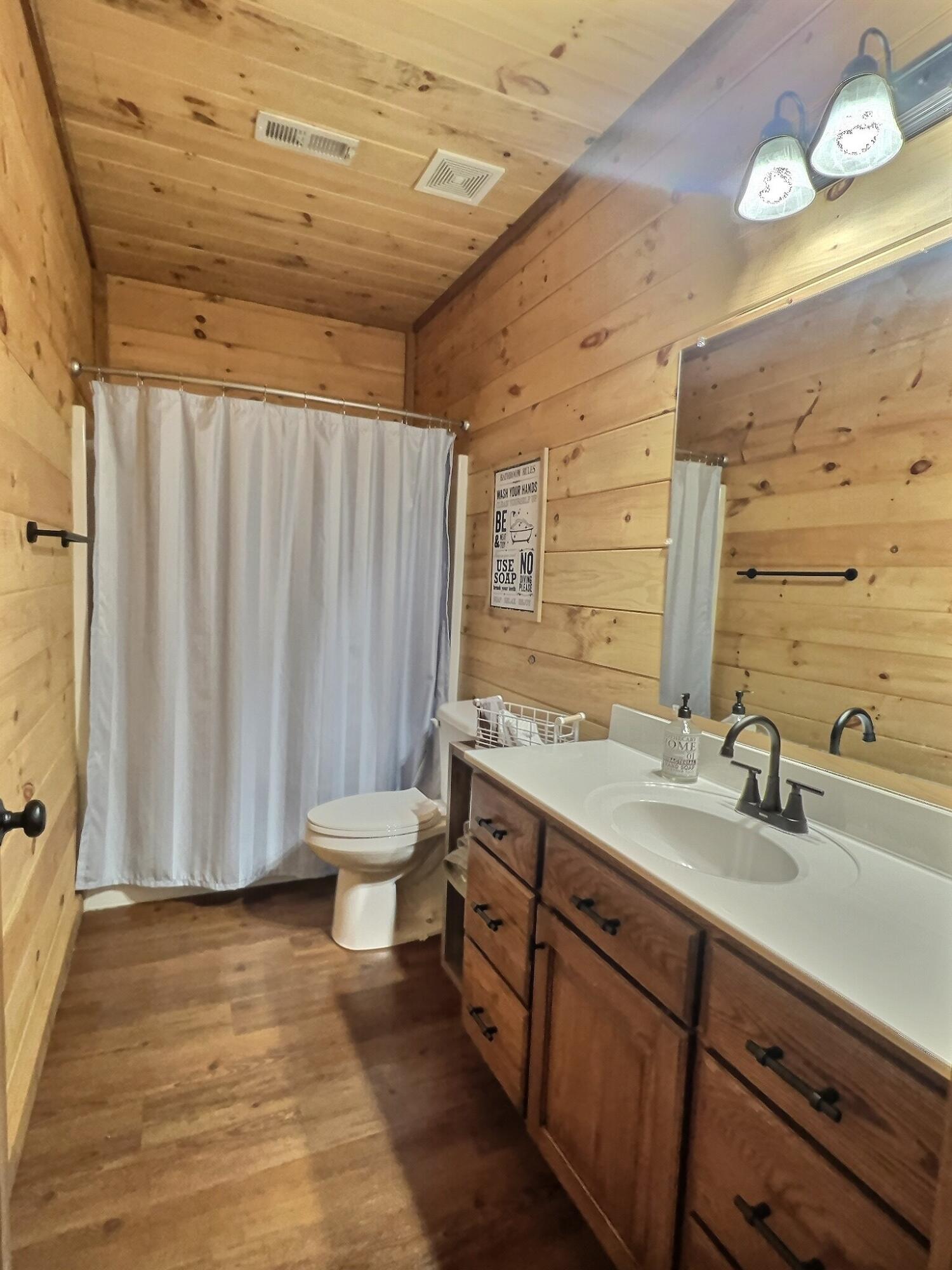 220 Hillcrest Circle Property Photo 14