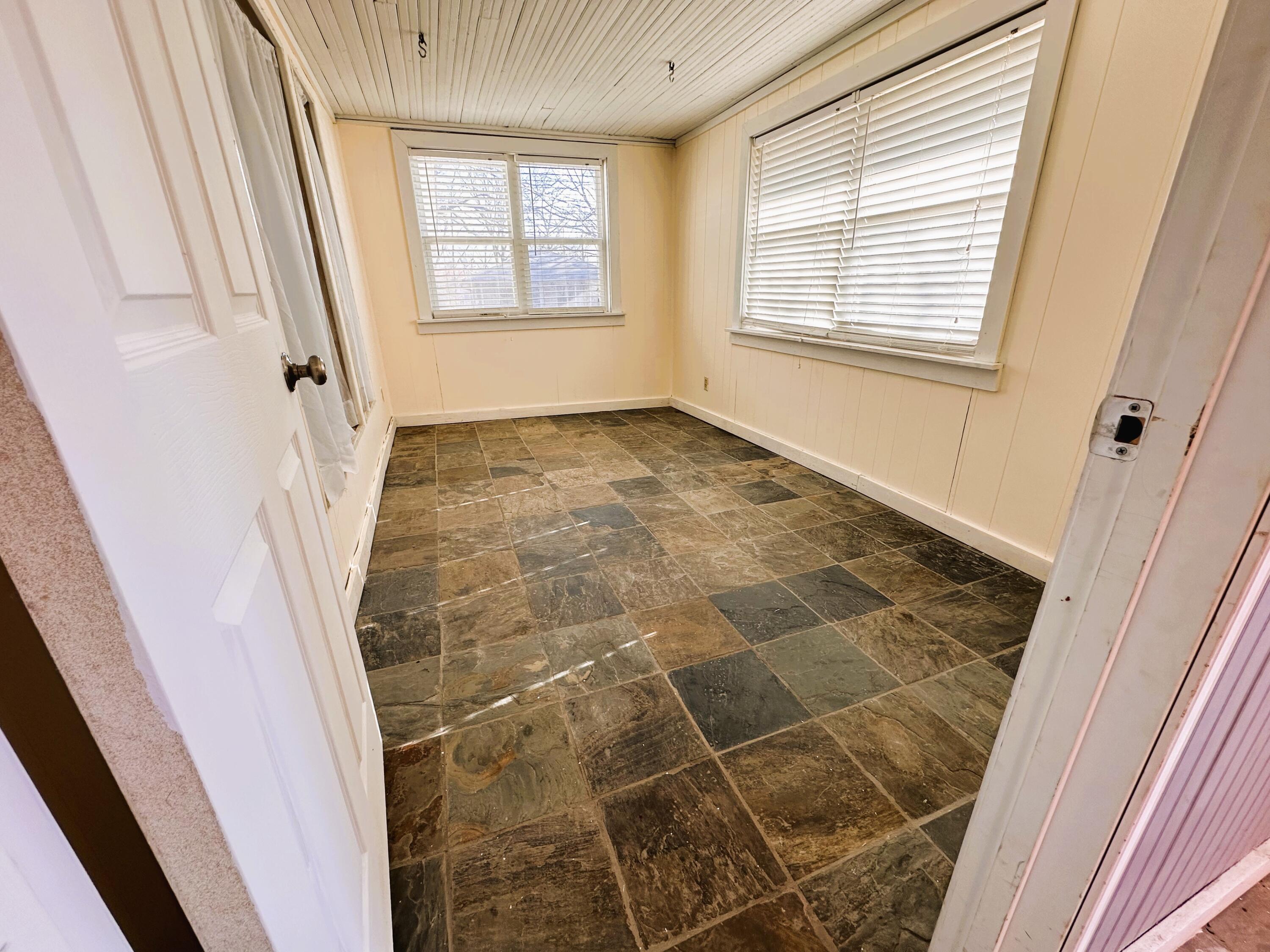 401 North Pine Street Property Photo 10